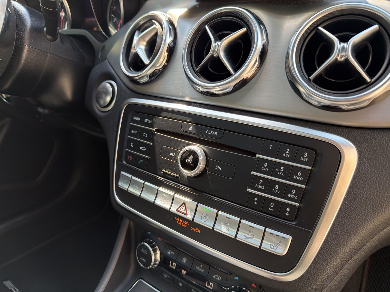 MERCEDES-BENZ GLA 250 AMG Line 4Matic-image-22