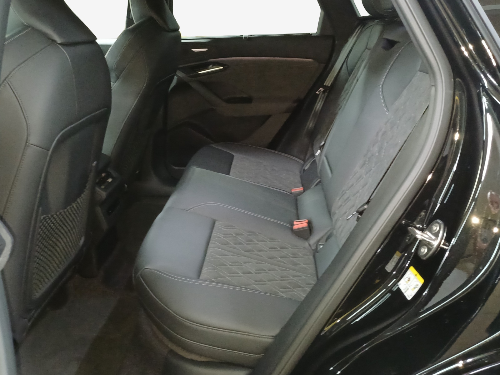 AUDI Q6 Sportback e-tron quattro-image-11