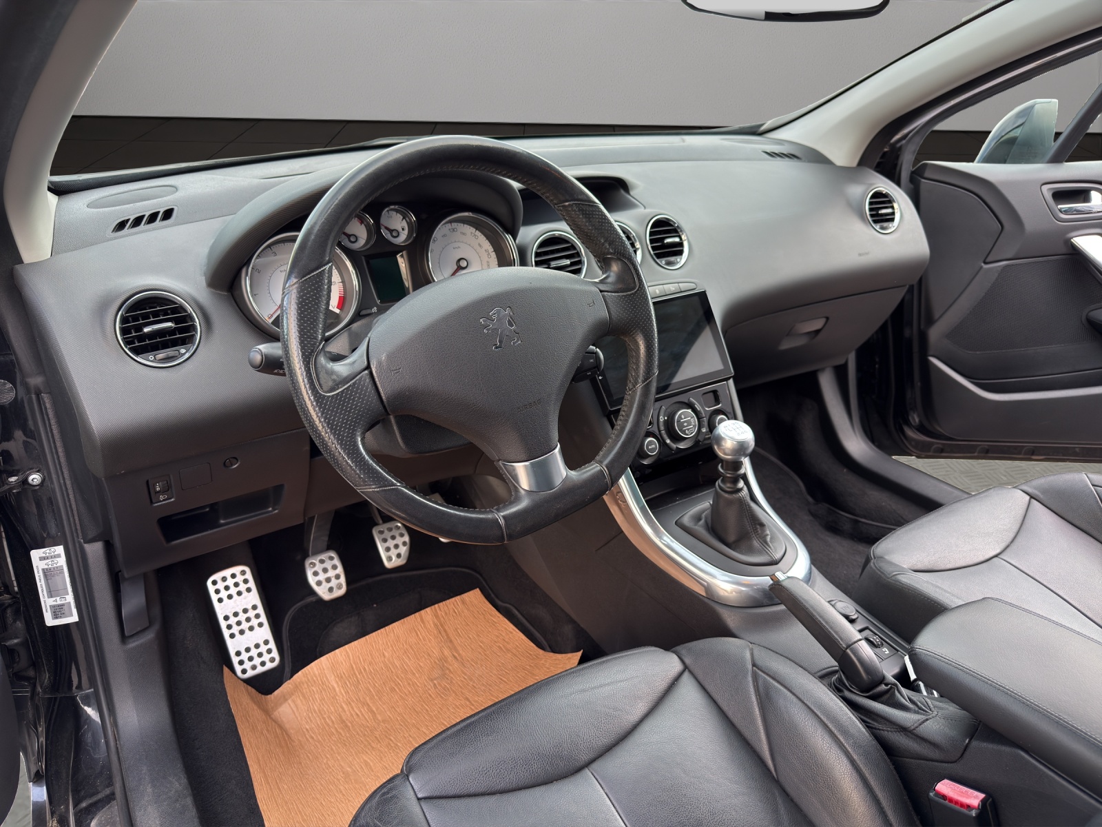 PEUGEOT 308 CC 1.6 16V Turbo Sport Pack-image-9