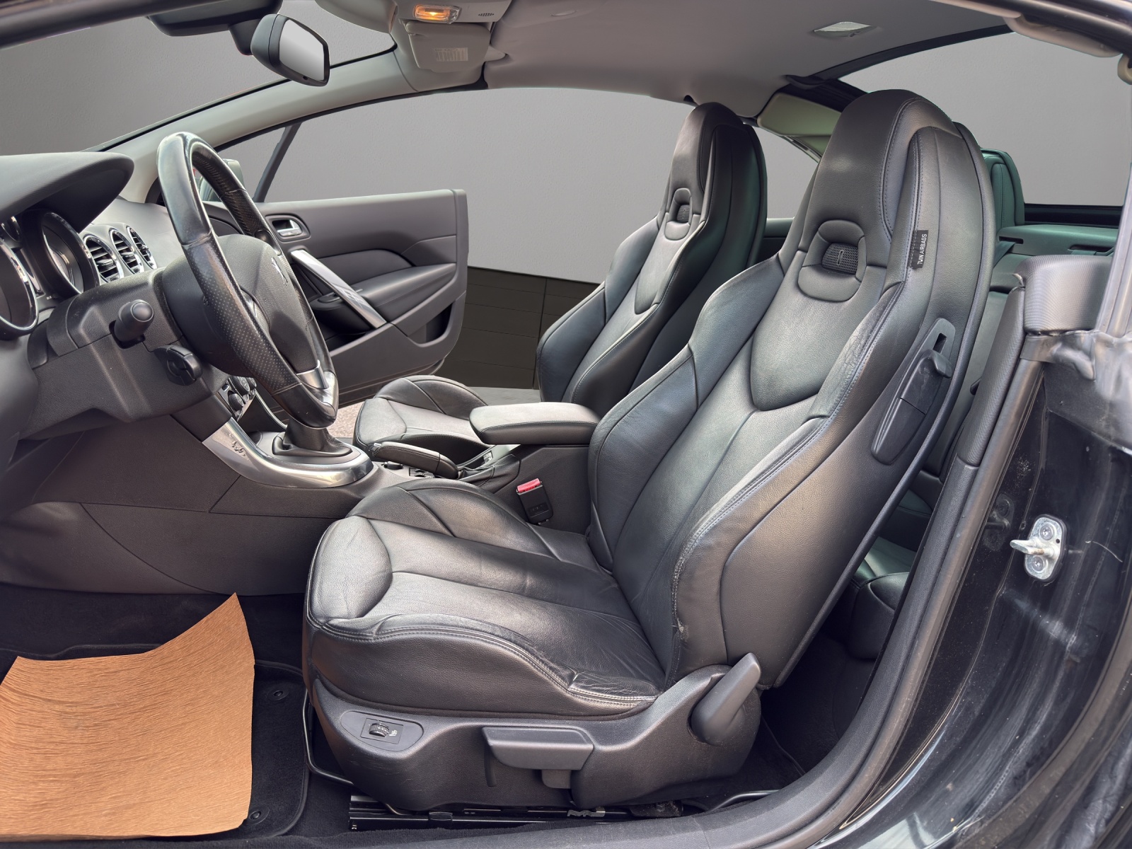 PEUGEOT 308 CC 1.6 16V Turbo Sport Pack-image-8
