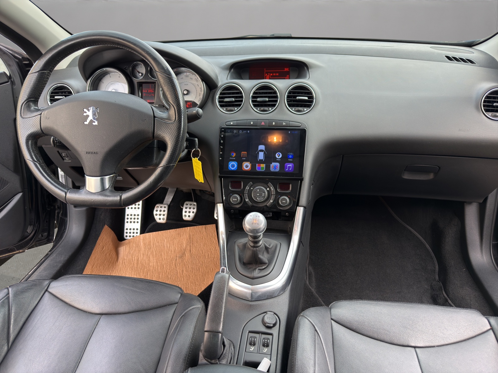 PEUGEOT 308 CC 1.6 16V Turbo Sport Pack-image-13
