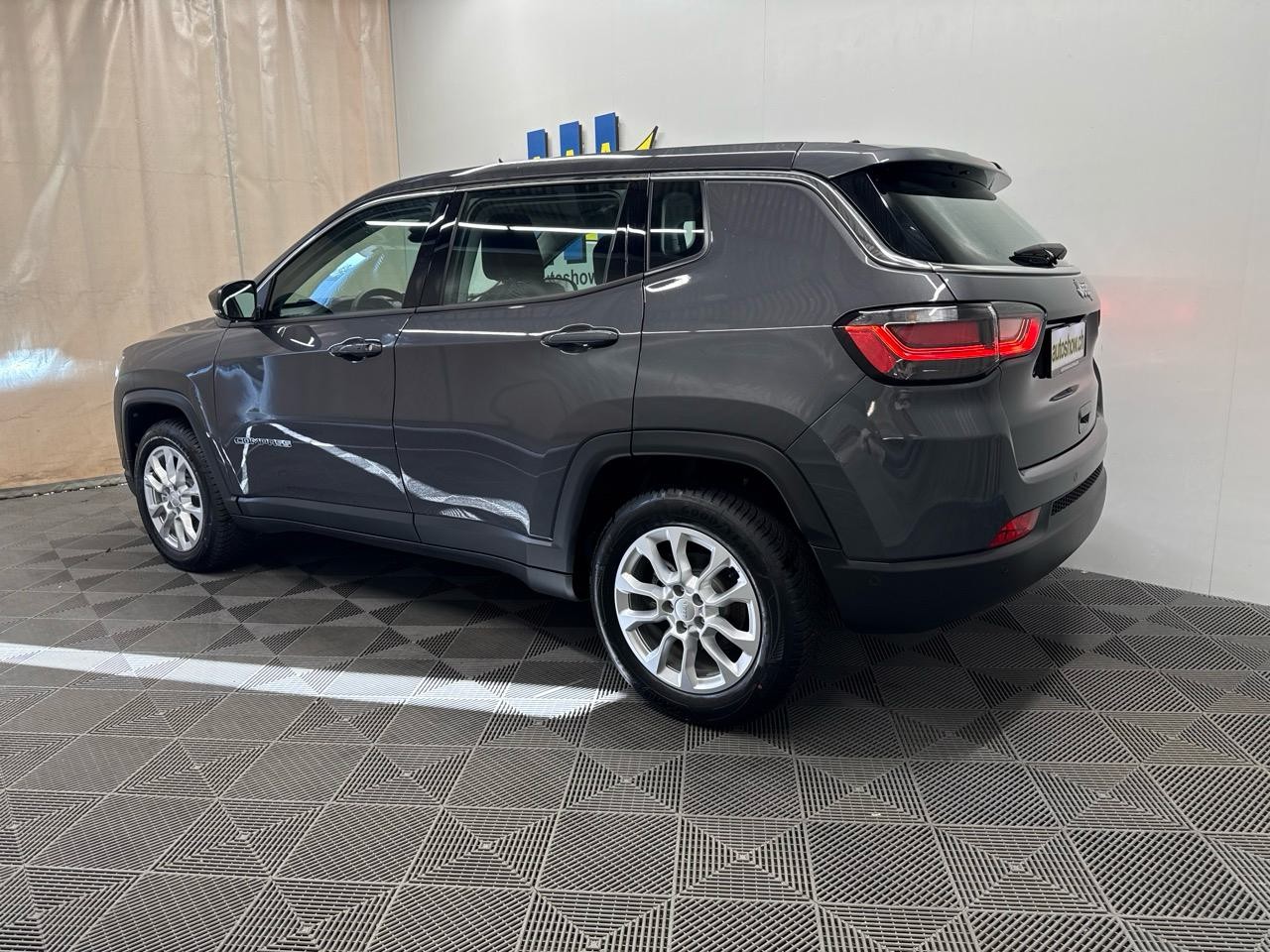 JEEP Compass 4x2 1.5 T MHEV Altitude-image-1