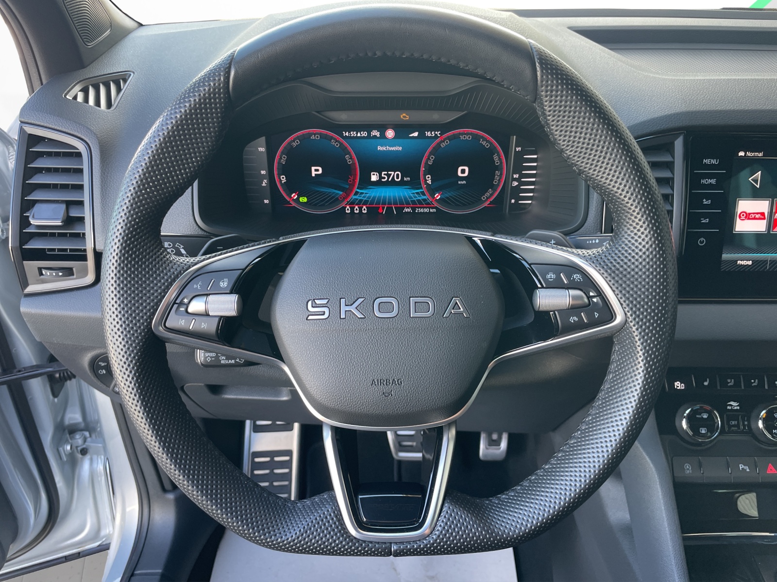 SKODA Karoq 2.0 TSI SportLine 4x4 DSG-image-7