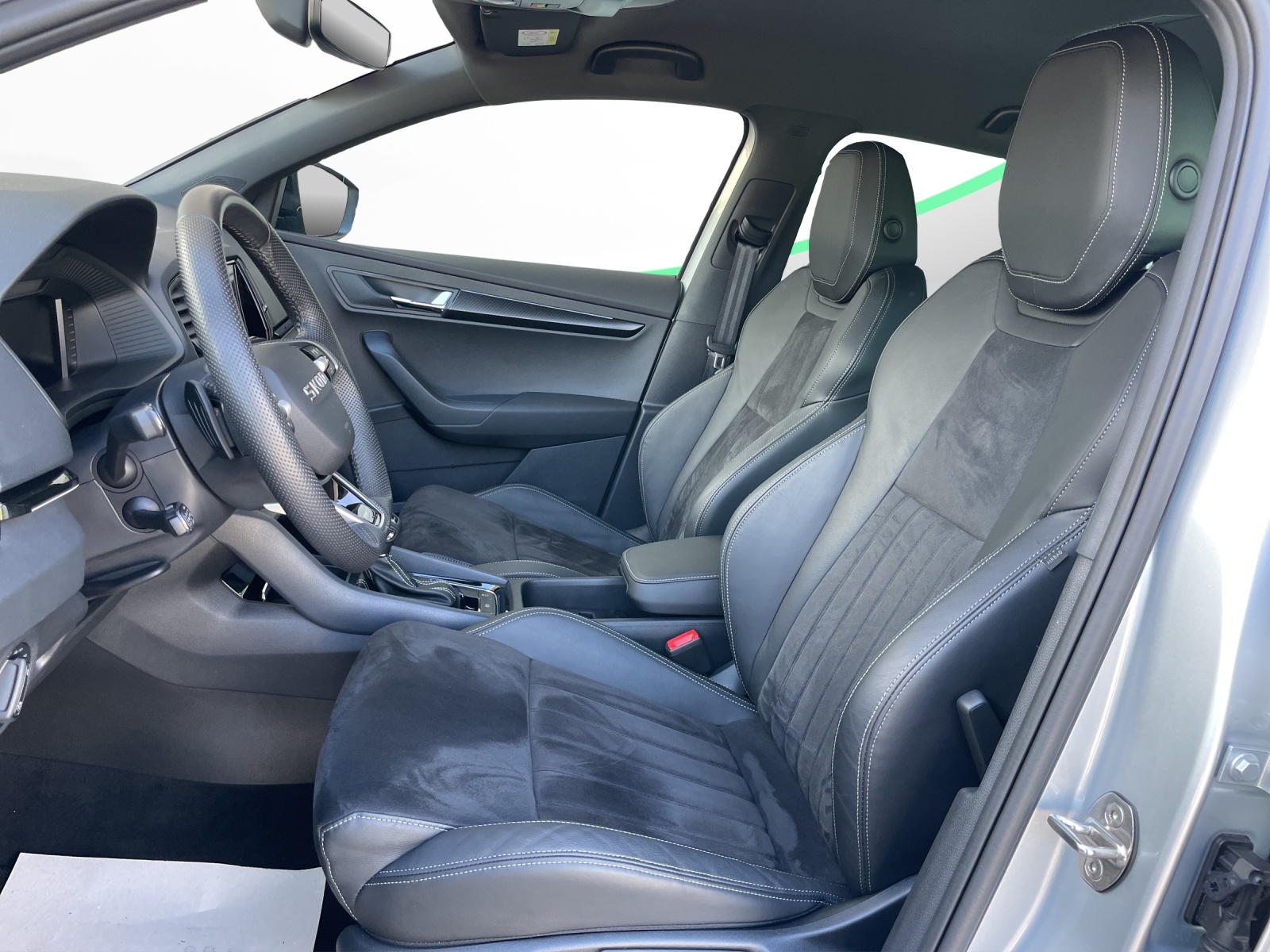 SKODA Karoq 2.0 TSI SportLine 4x4 DSG-image-6