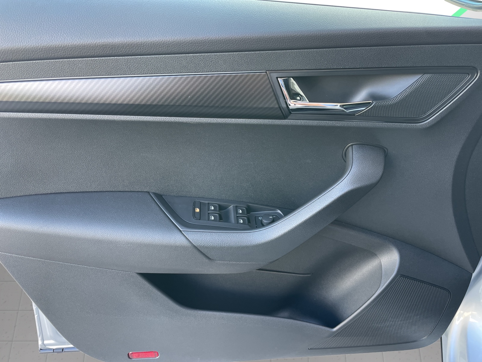 SKODA Karoq 2.0 TSI SportLine 4x4 DSG-image-5