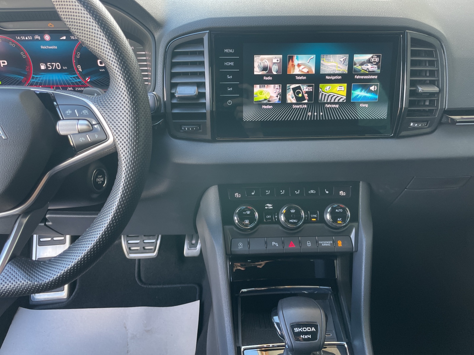 SKODA Karoq 2.0 TSI SportLine 4x4 DSG-image-10