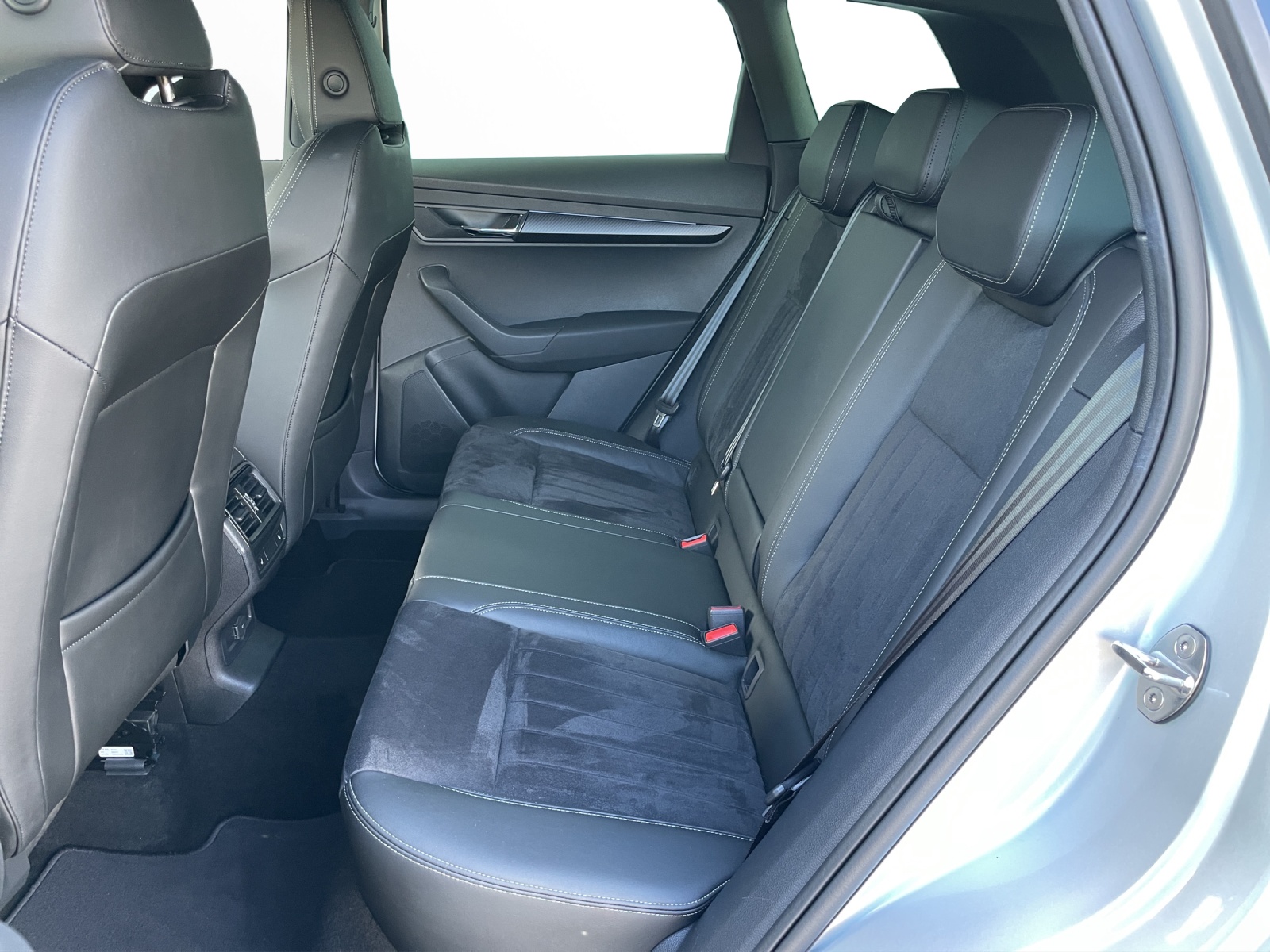 SKODA Karoq 2.0 TSI SportLine 4x4 DSG-image-13