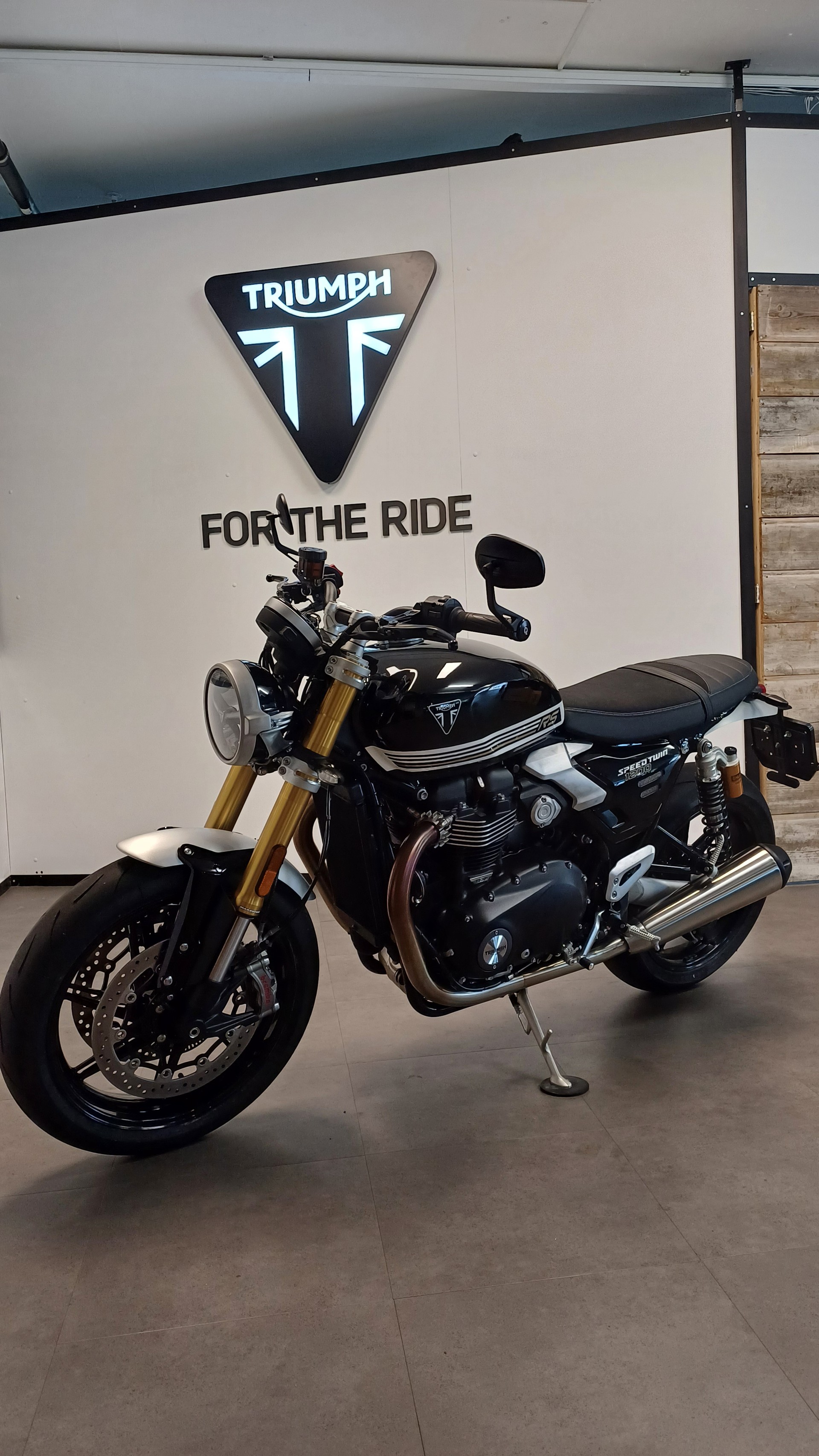 TRIUMPH Speed Twin 1200 RS-image-1