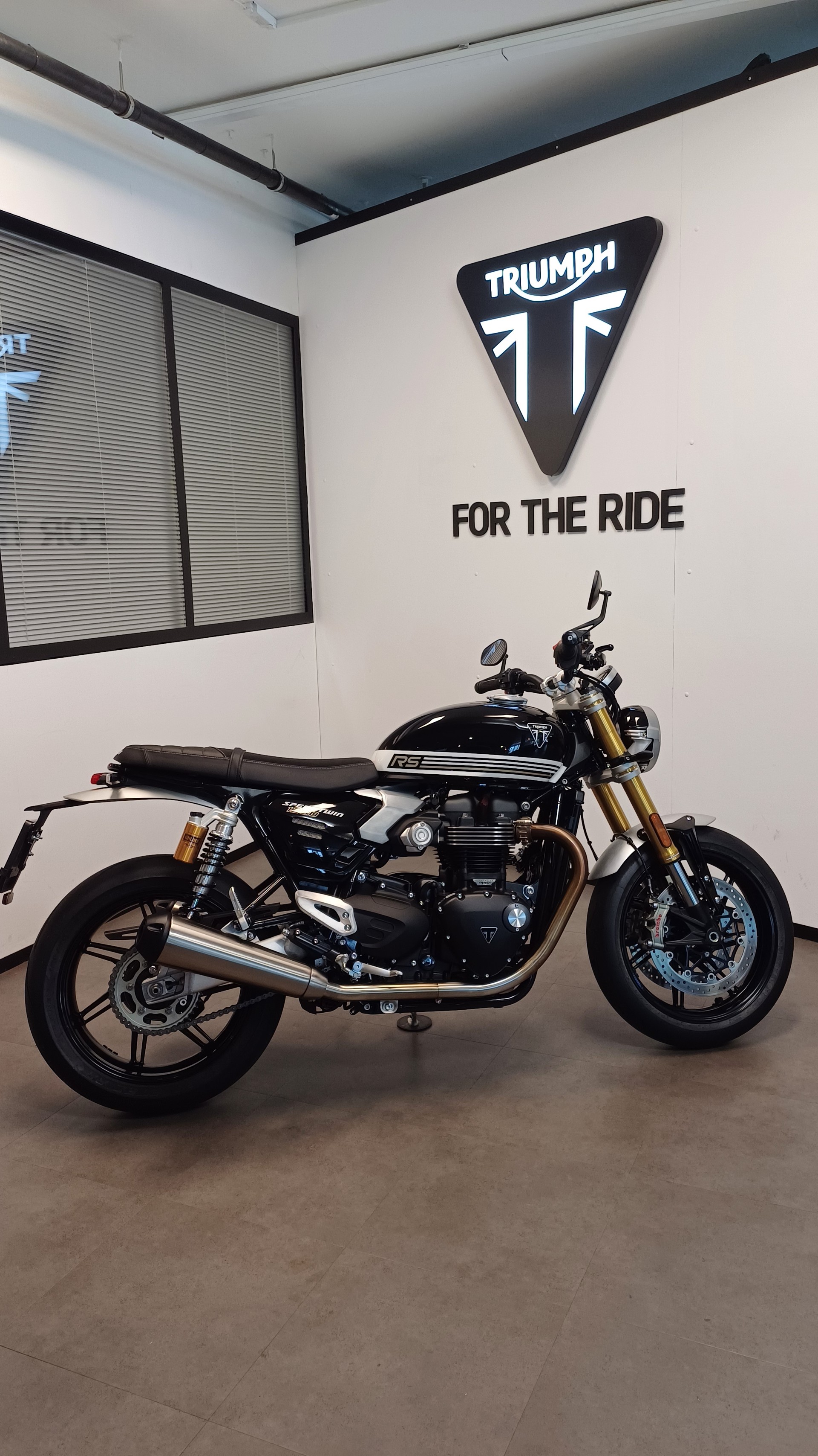 TRIUMPH Speed Twin 1200 RS-image-2
