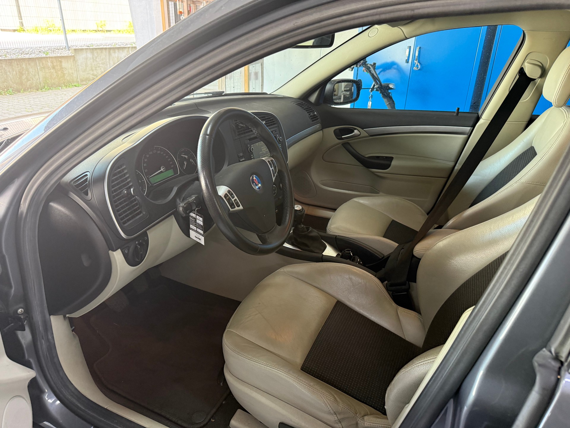 SAAB 9-3 2.0T Aero XWD-image-4