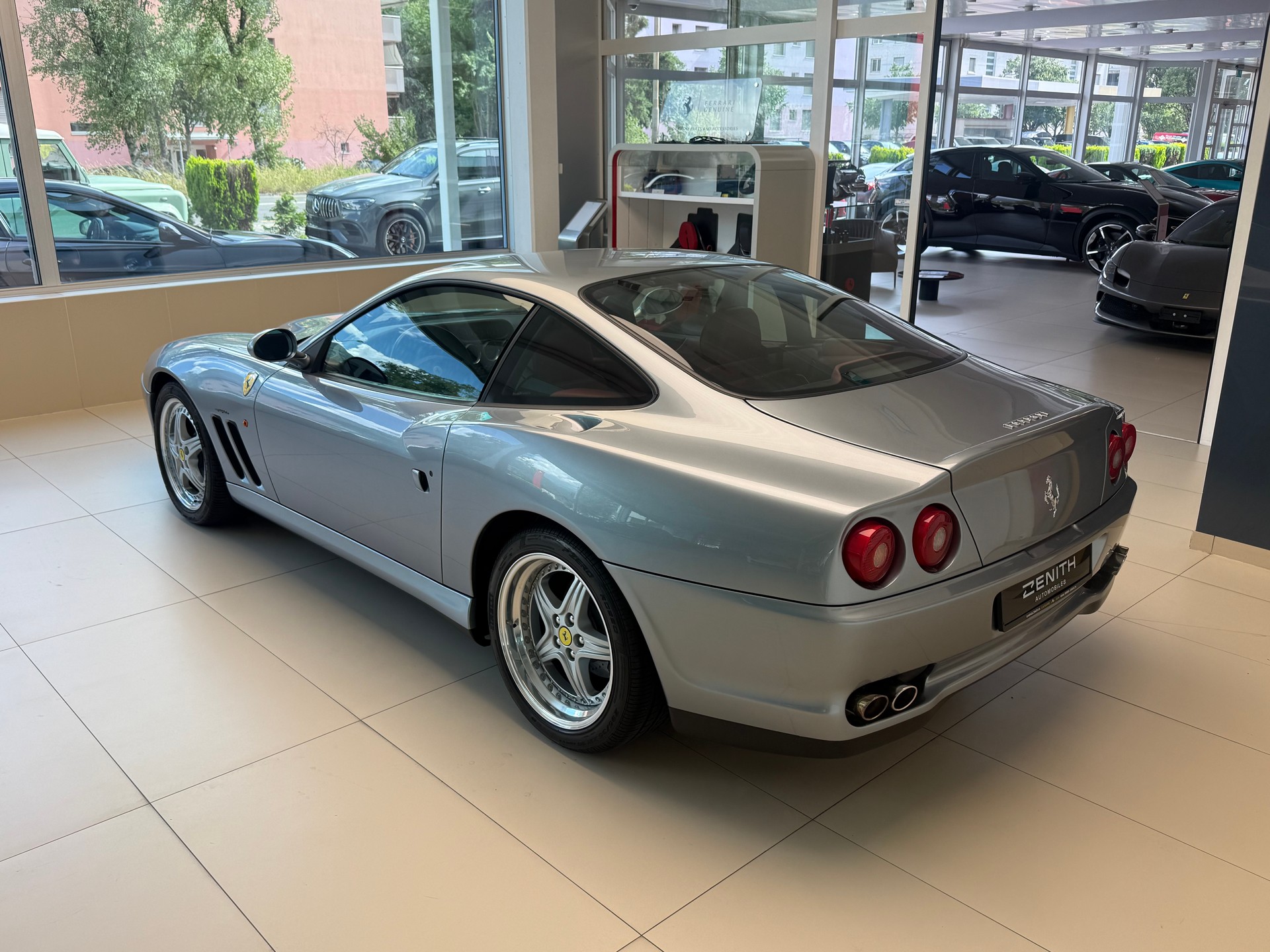 FERRARI F550-image-6