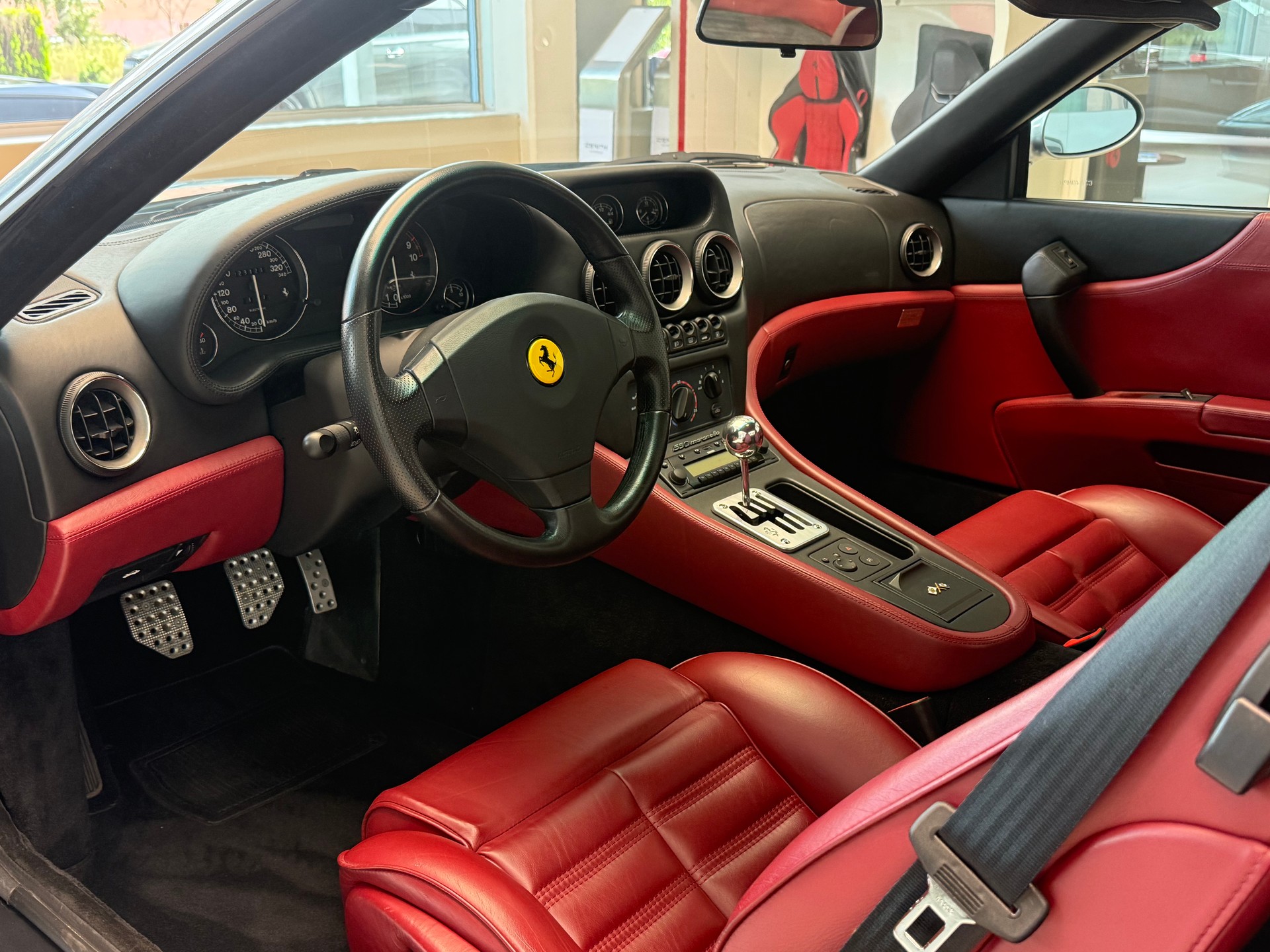 FERRARI F550-image-8