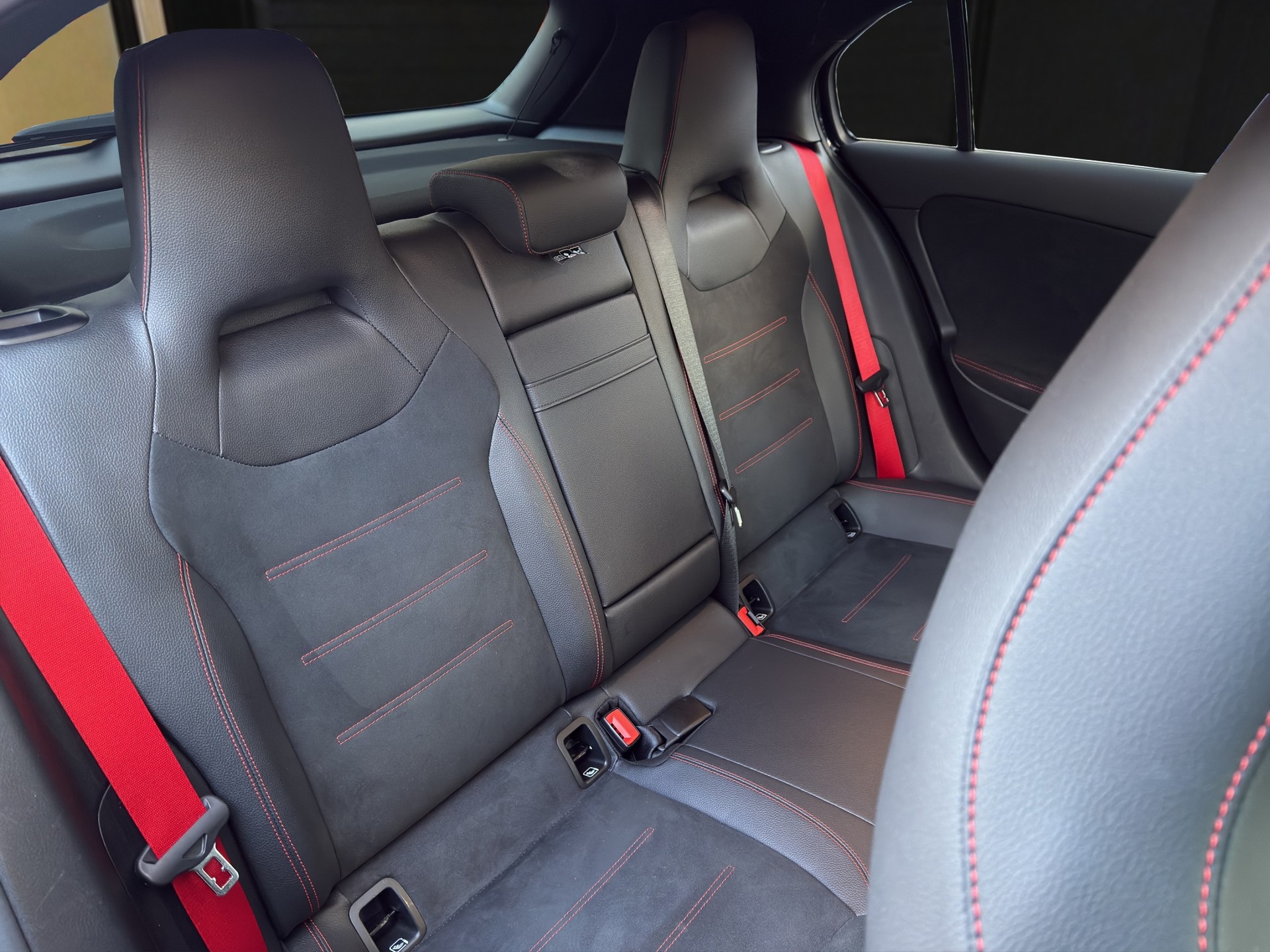 MERCEDES-BENZ A 35 AMG 4matic-image-13