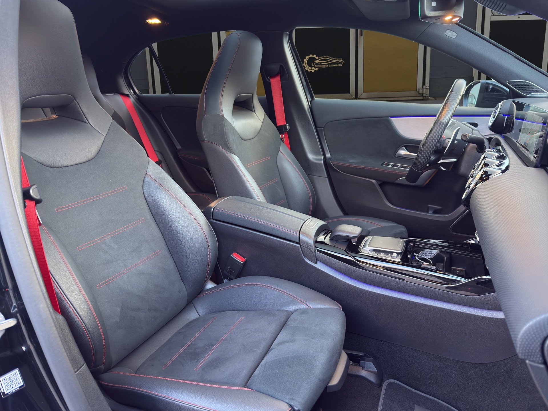 MERCEDES-BENZ A 35 AMG 4matic-image-10