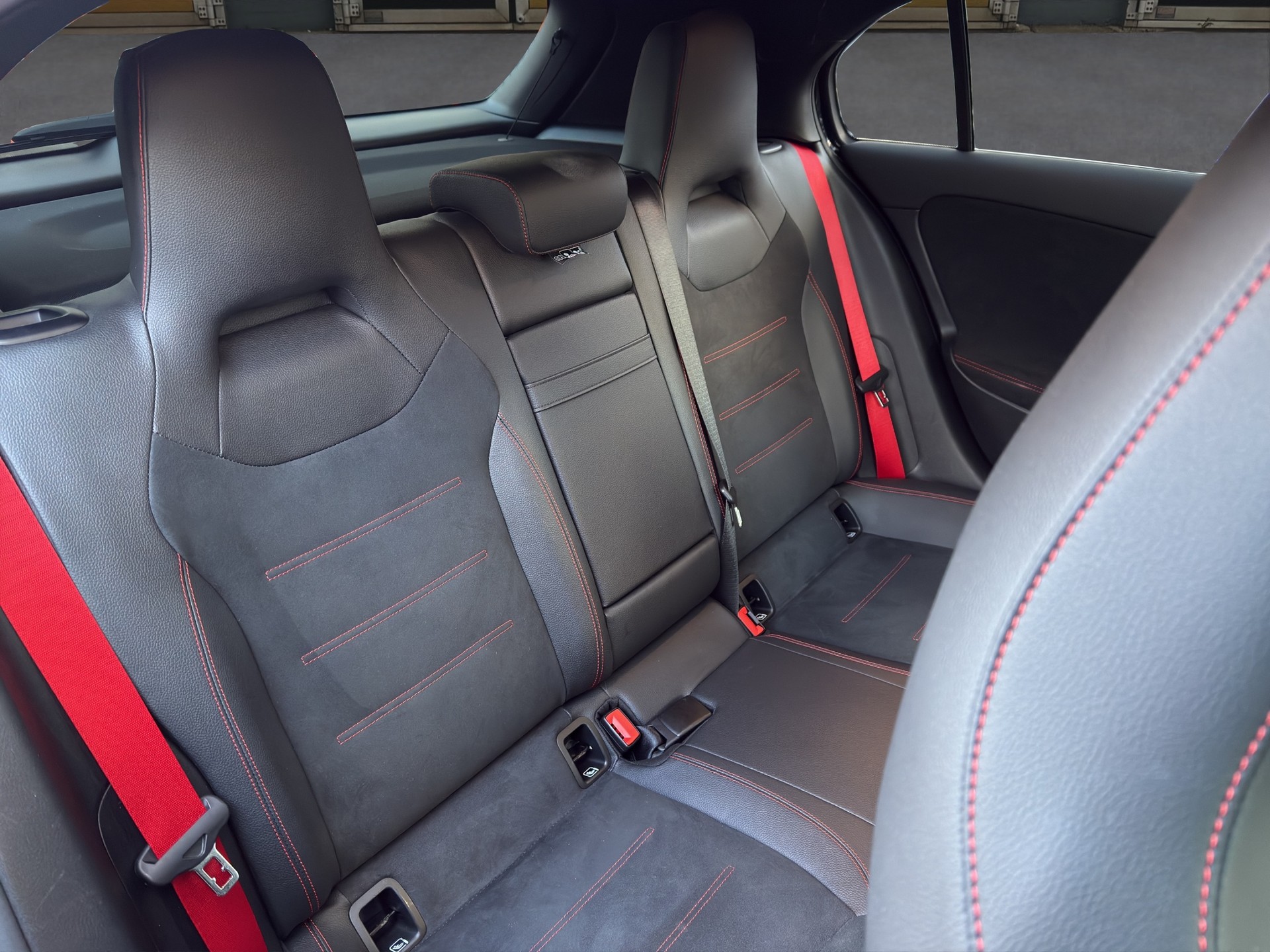 MERCEDES-BENZ A 35 AMG 4matic-image-13