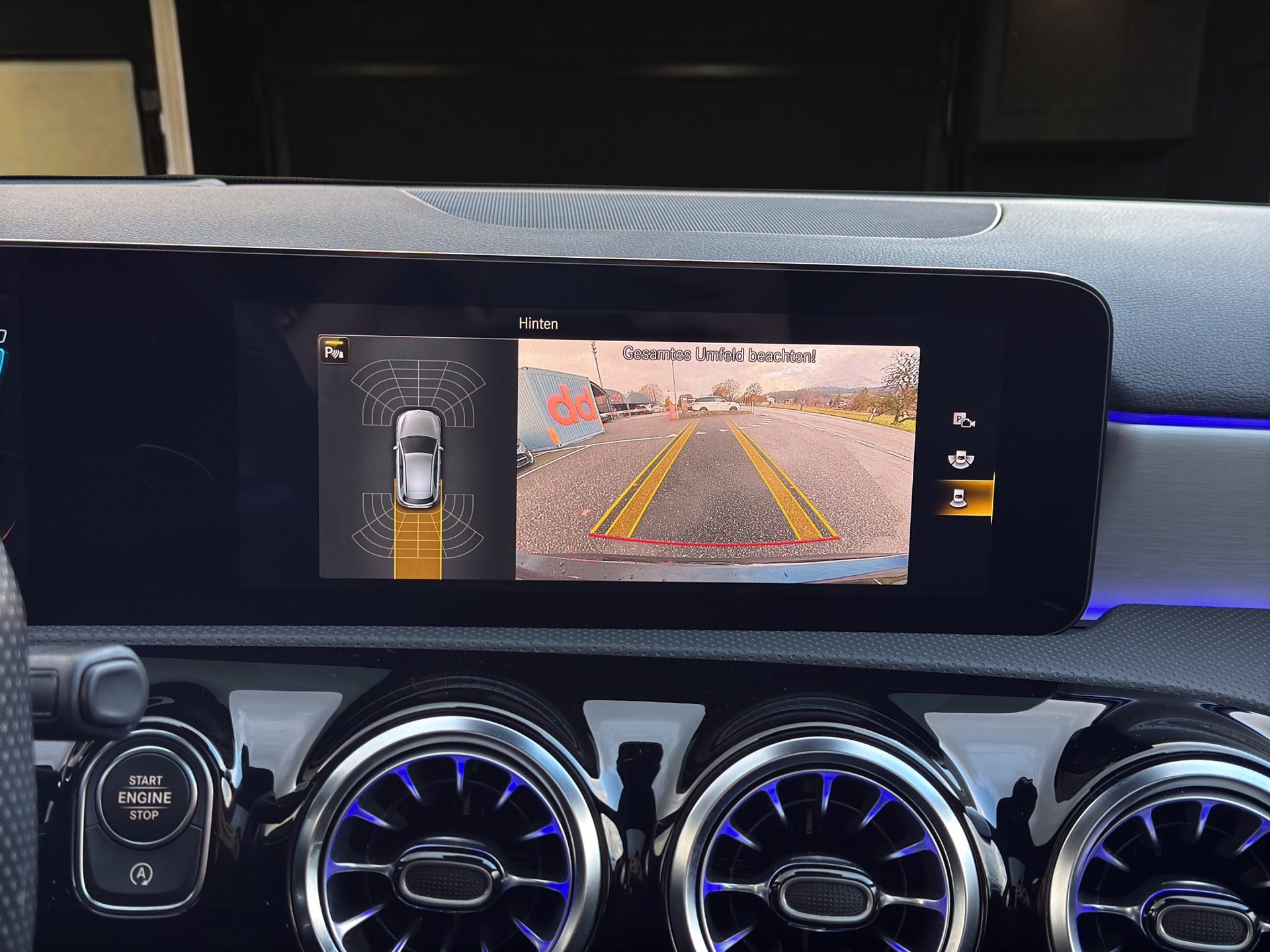 MERCEDES-BENZ A 35 AMG 4matic-image-16