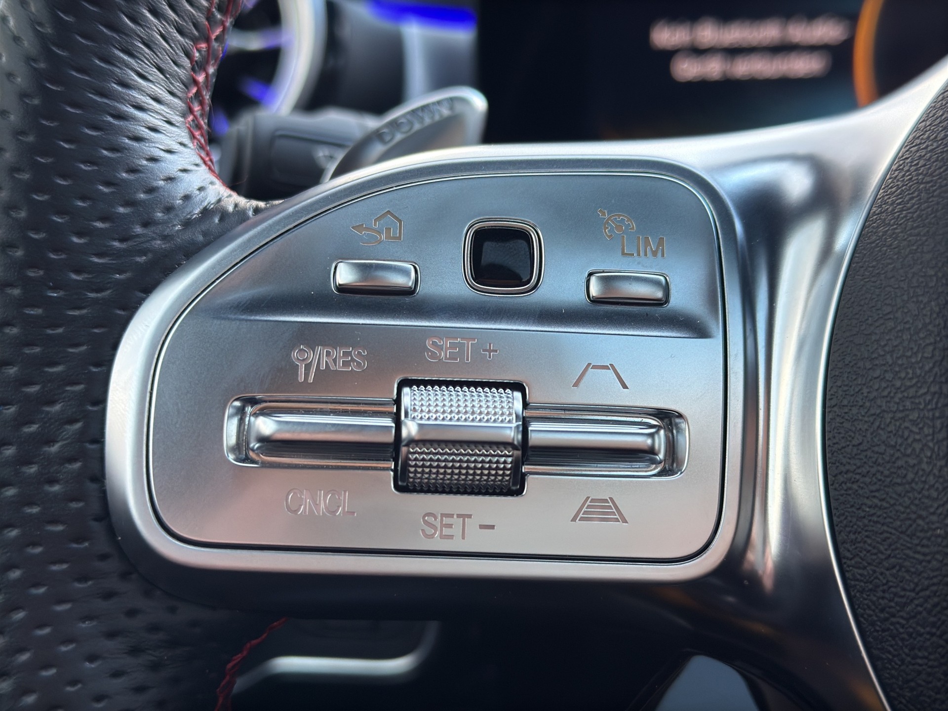 MERCEDES-BENZ A 35 AMG 4matic-image-17