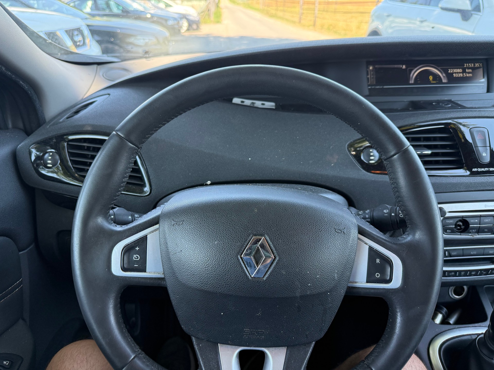 RENAULT Grand Scénic 1.4 16V Turbo Privilège-image-12