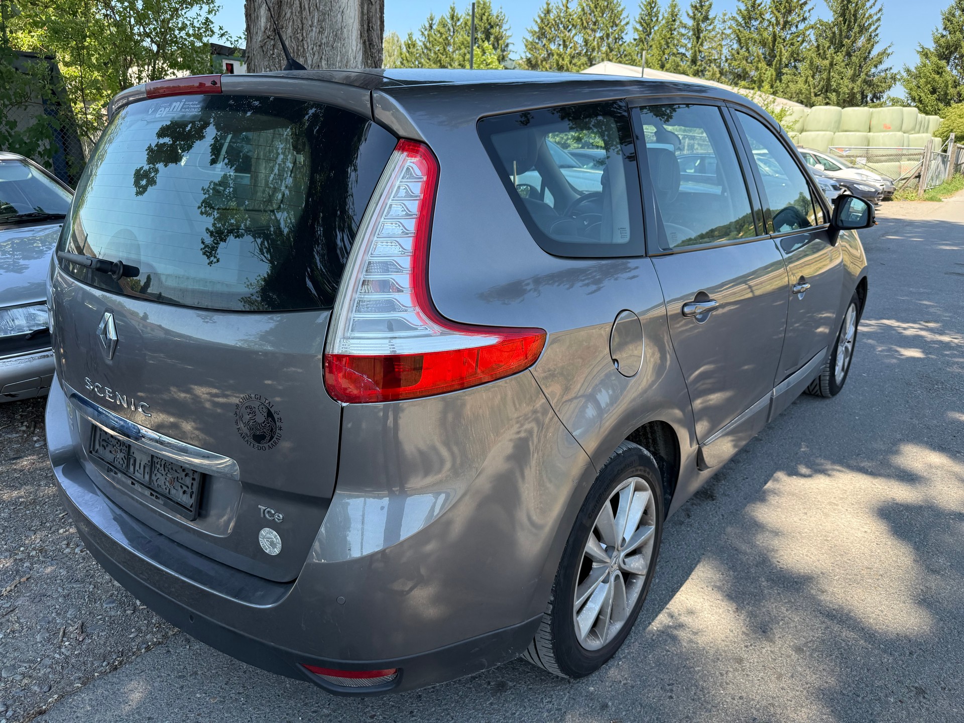 RENAULT Grand Scénic 1.4 16V Turbo Privilège-image-6