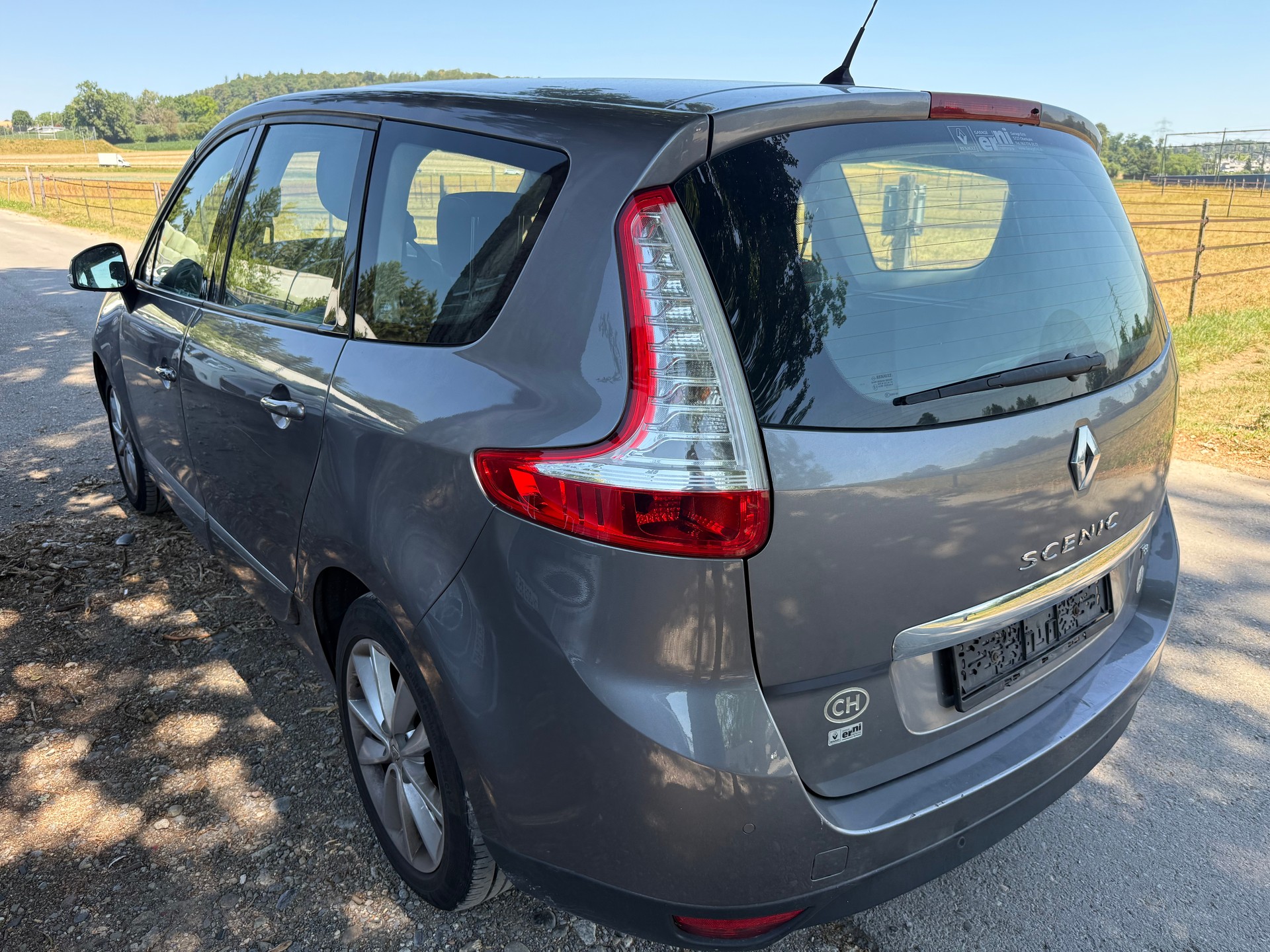 RENAULT Grand Scénic 1.4 16V Turbo Privilège-image-4