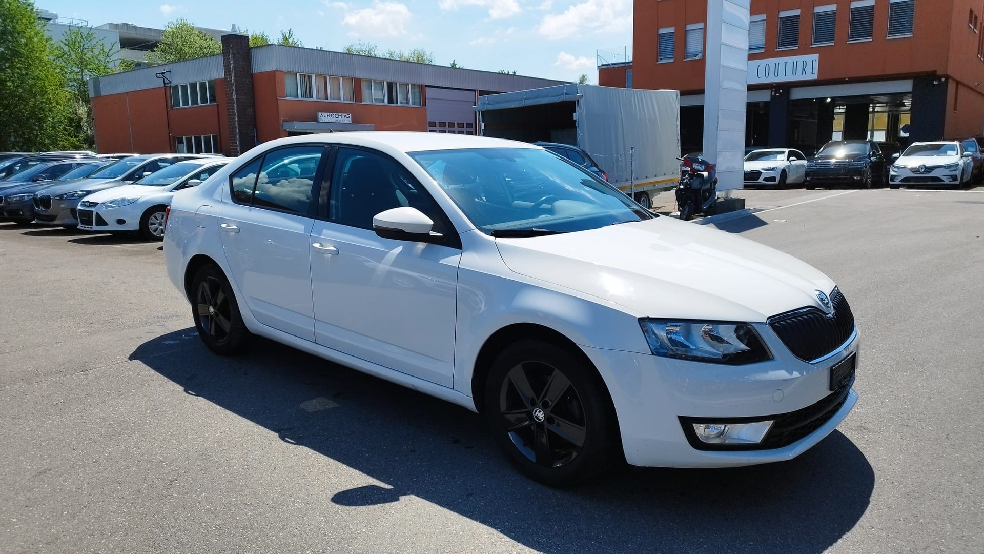 SKODA Octavia 1.6 TDI Ambition-image-9