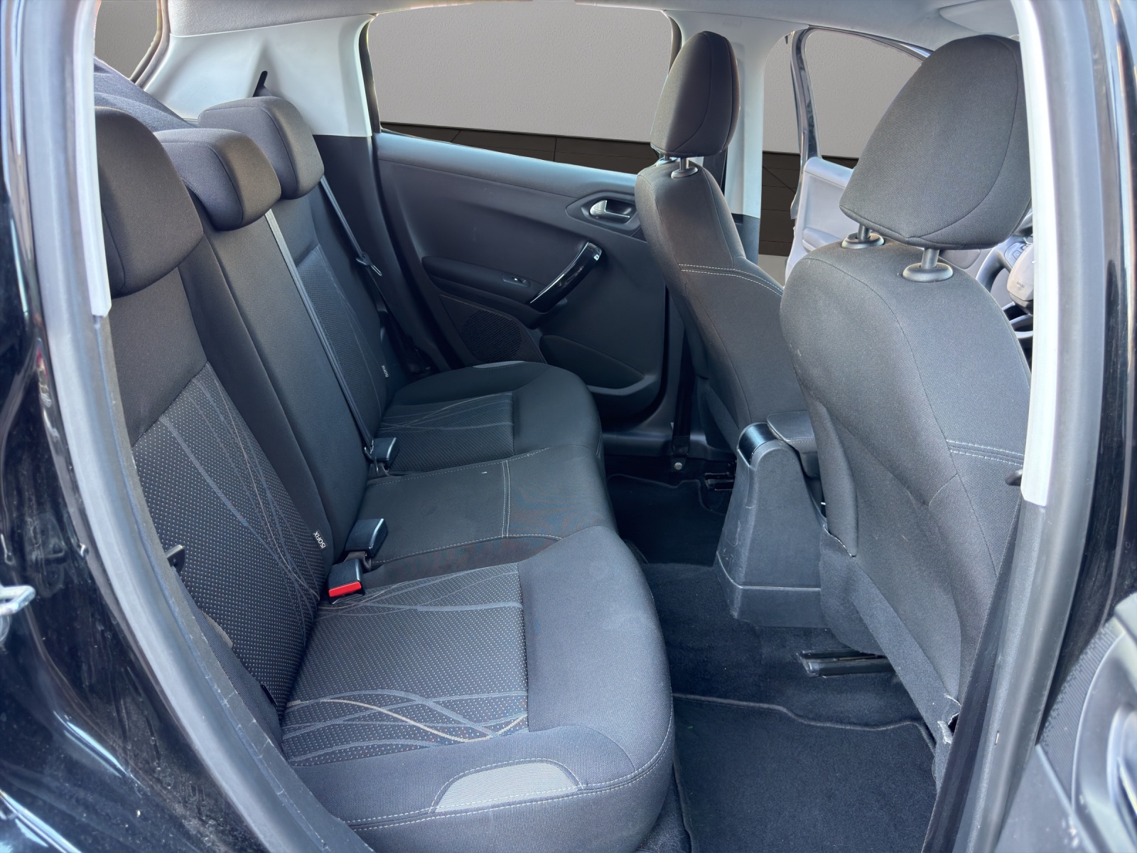 PEUGEOT 208 1.2 VTI Access-image-16