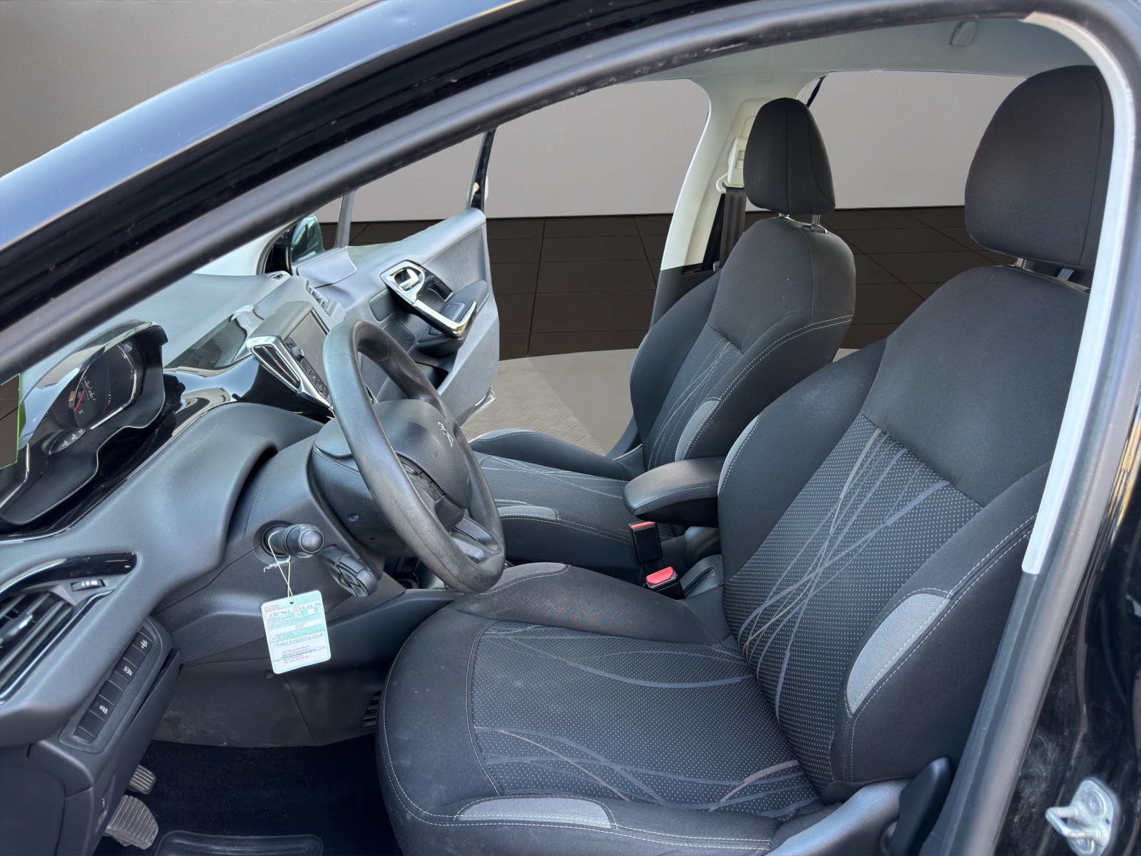 PEUGEOT 208 1.2 VTI Access-image-8