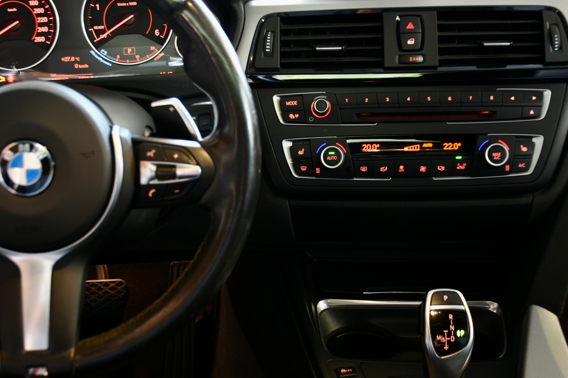 BMW 320d xDrive Touring Sport Line Steptronic-image-8