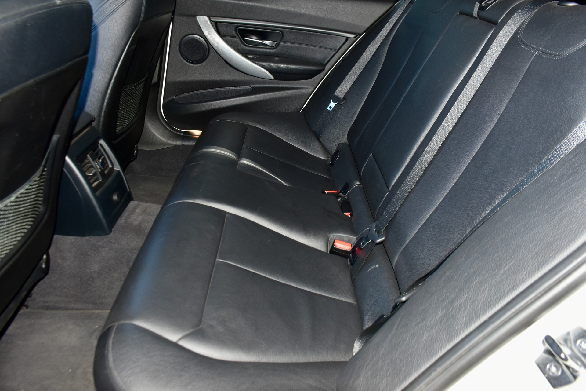BMW 320d xDrive Touring Sport Line Steptronic-image-3