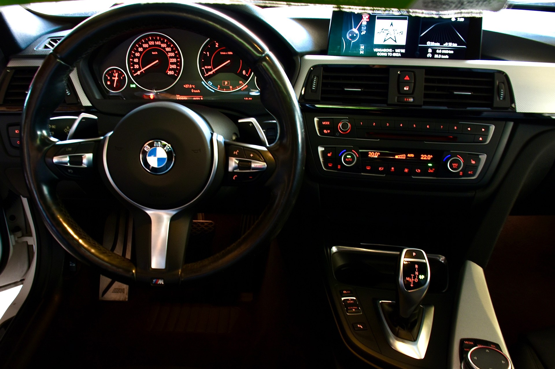 BMW 320d xDrive Touring Sport Line Steptronic-image-9