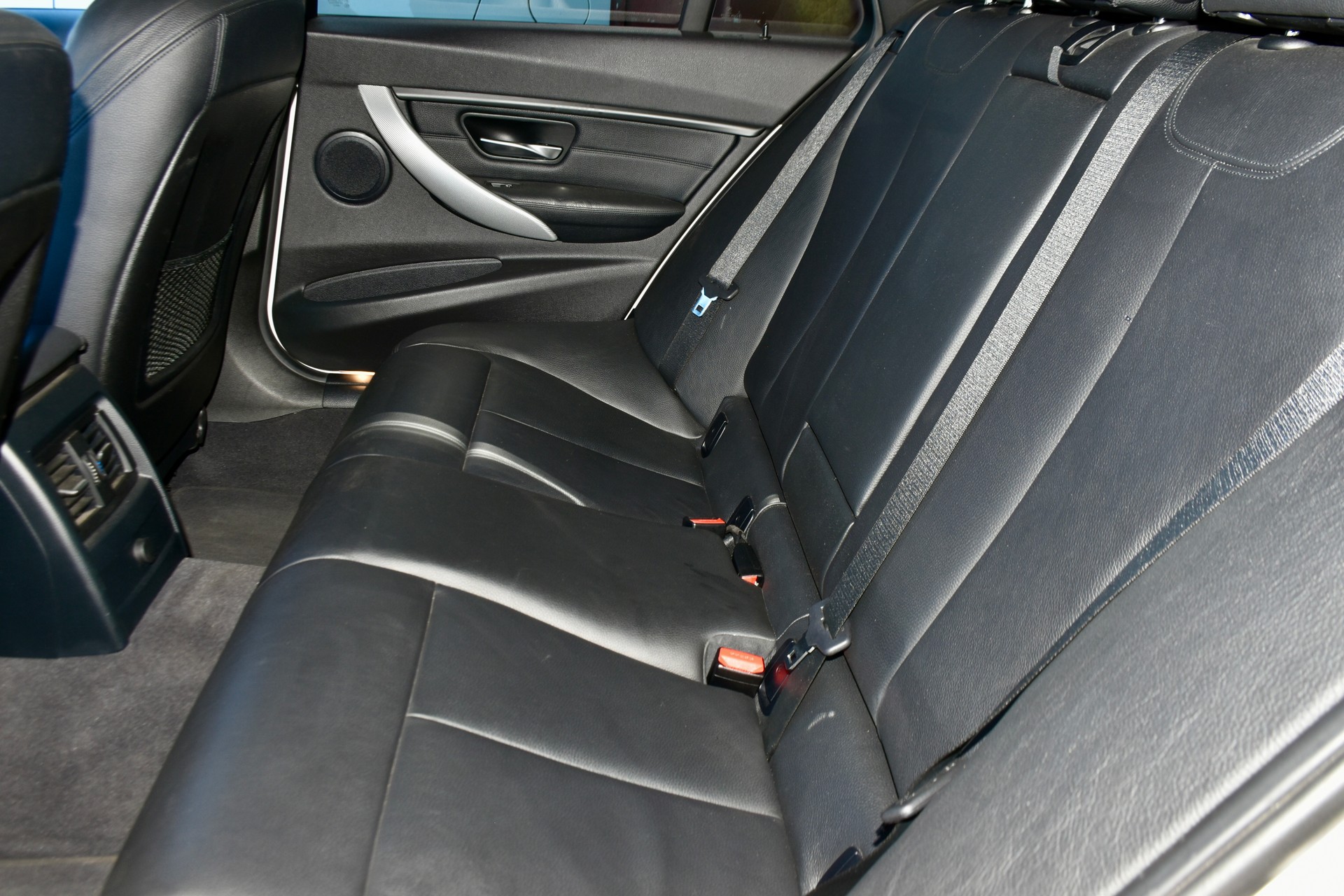 BMW 320d xDrive Touring Sport Line Steptronic-image-4