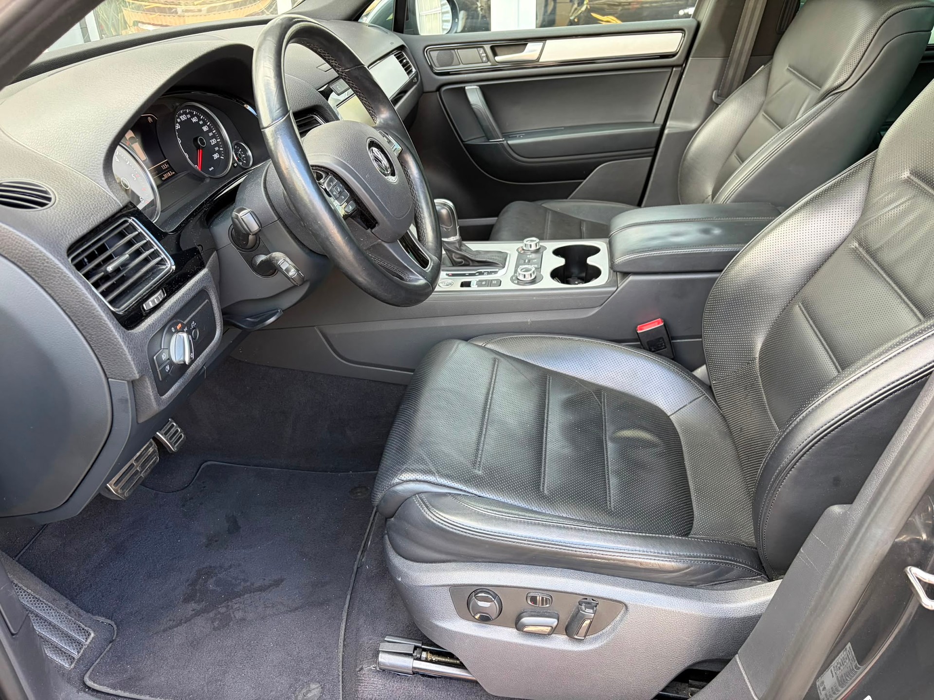 VW Touareg 3.0 TDI BMT Edition X Tiptronic-image-7