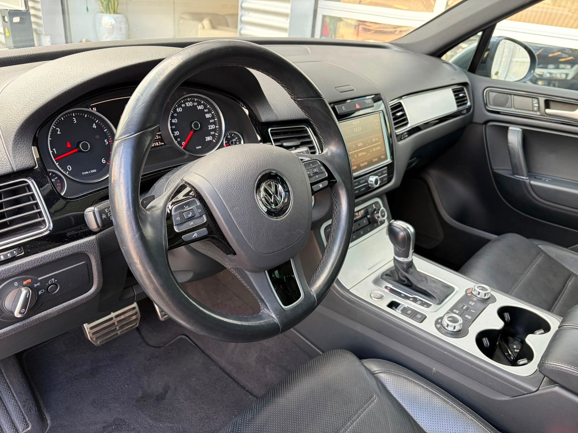 VW Touareg 3.0 TDI BMT Edition X Tiptronic-image-11