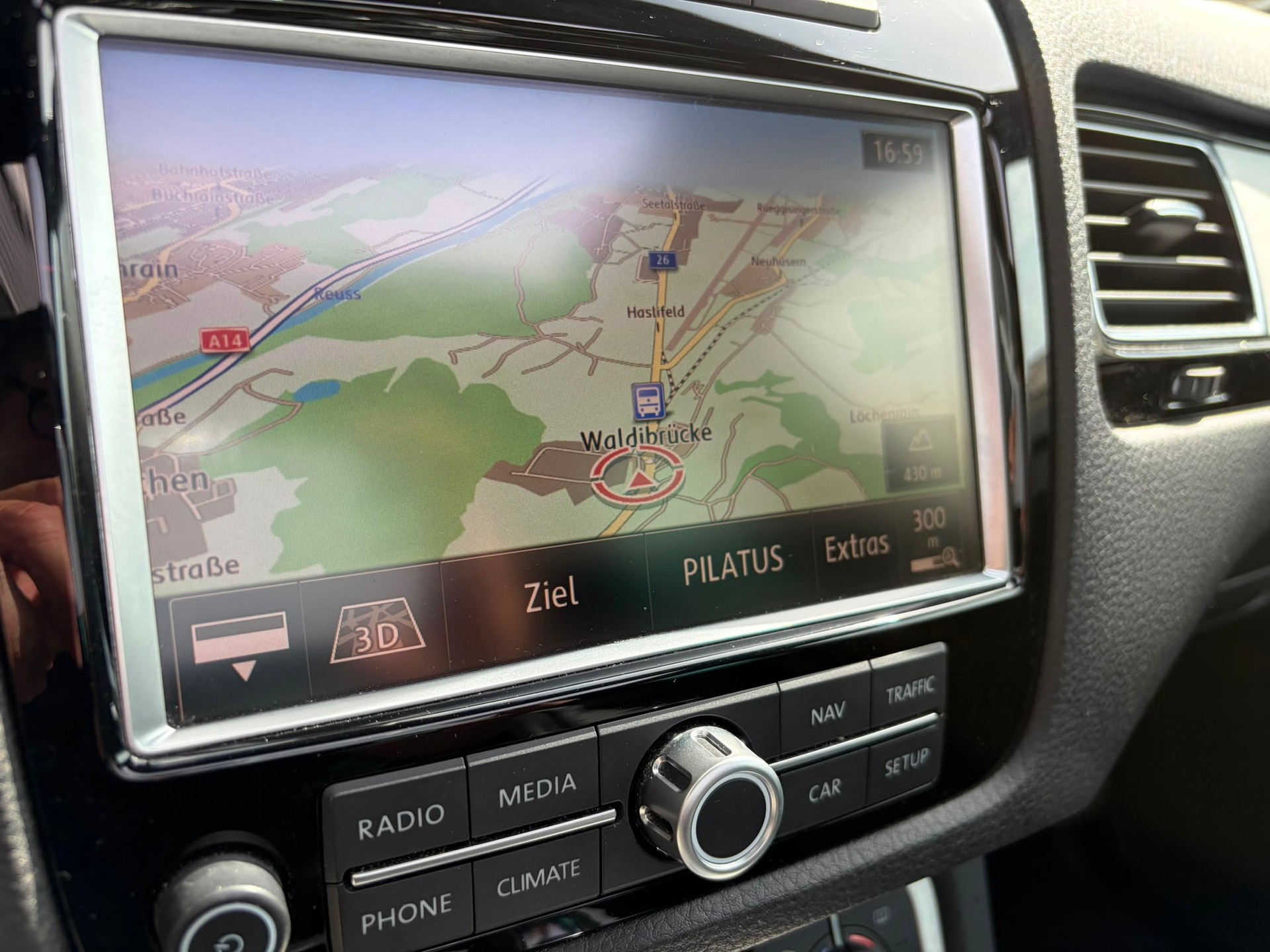 VW Touareg 3.0 TDI BMT Edition X Tiptronic-image-10