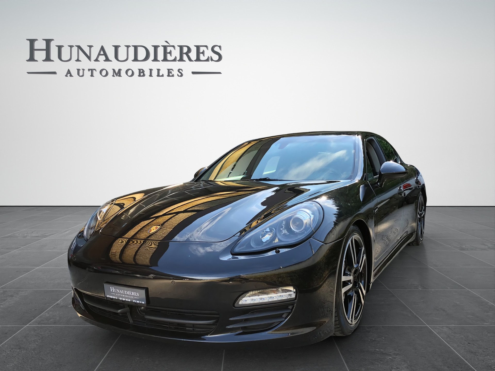 PORSCHE Panamera S Hybrid-image-0
