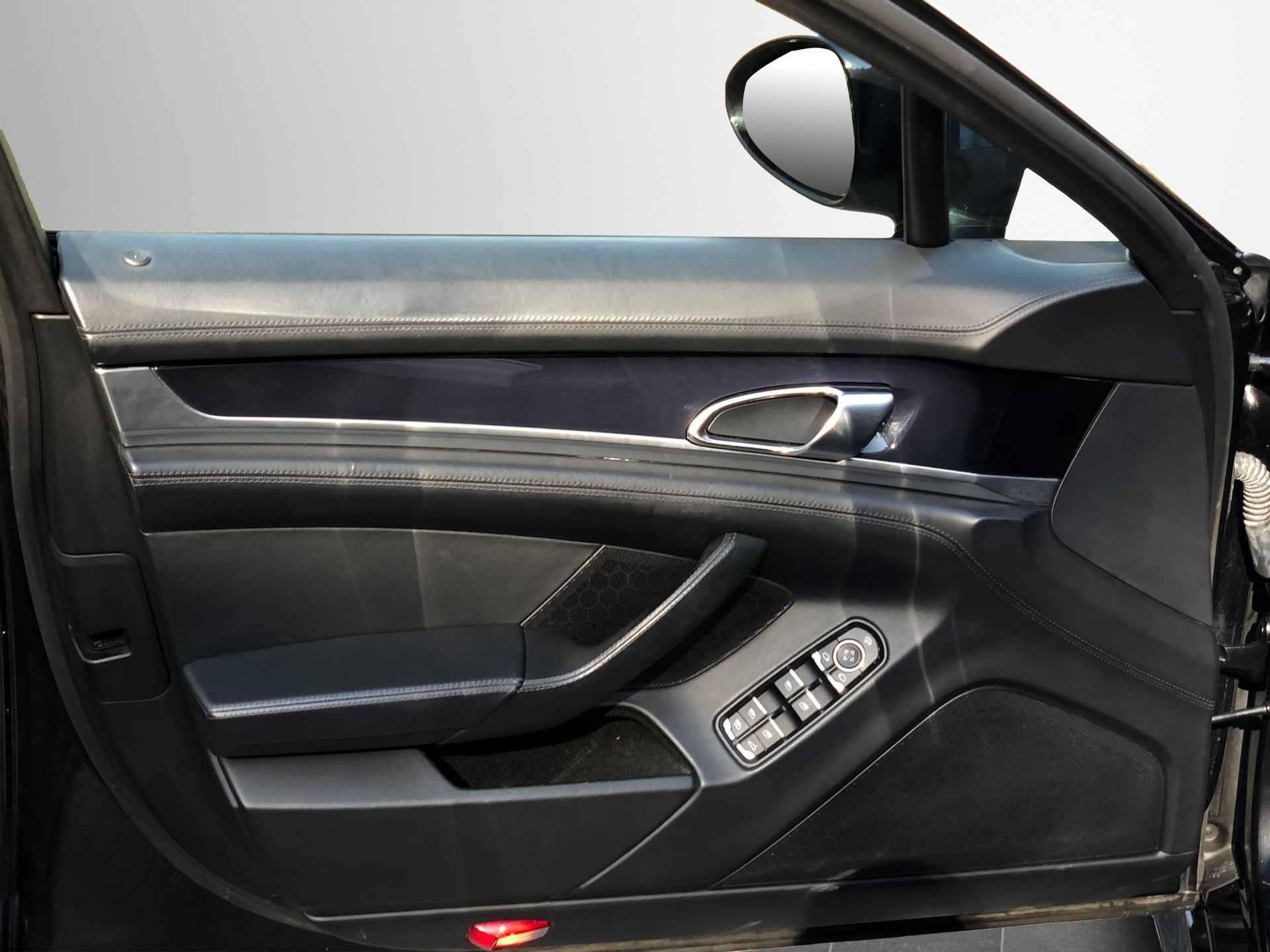PORSCHE Panamera S Hybrid-image-5