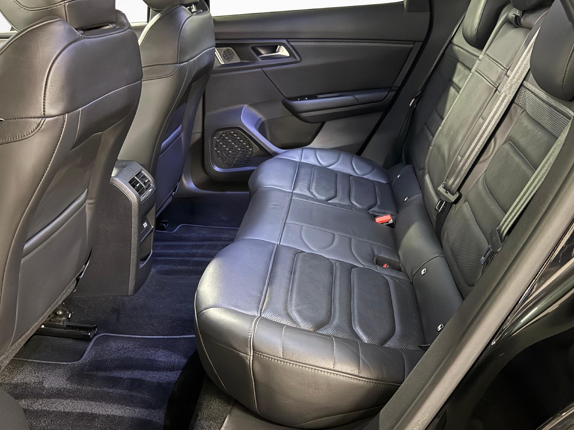 CITROEN C5 X 1.6 Plug-in Hybrid Shine-image-11