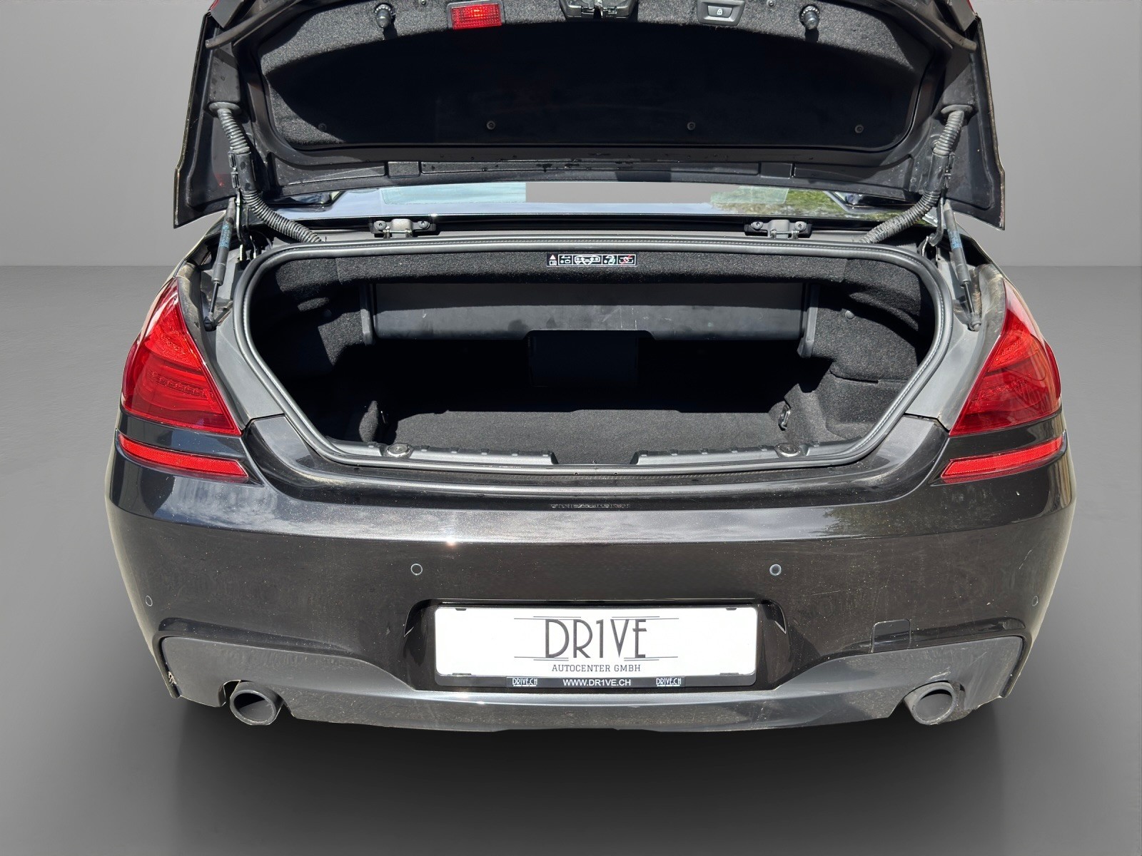 BMW 640i Cabrio-image-11