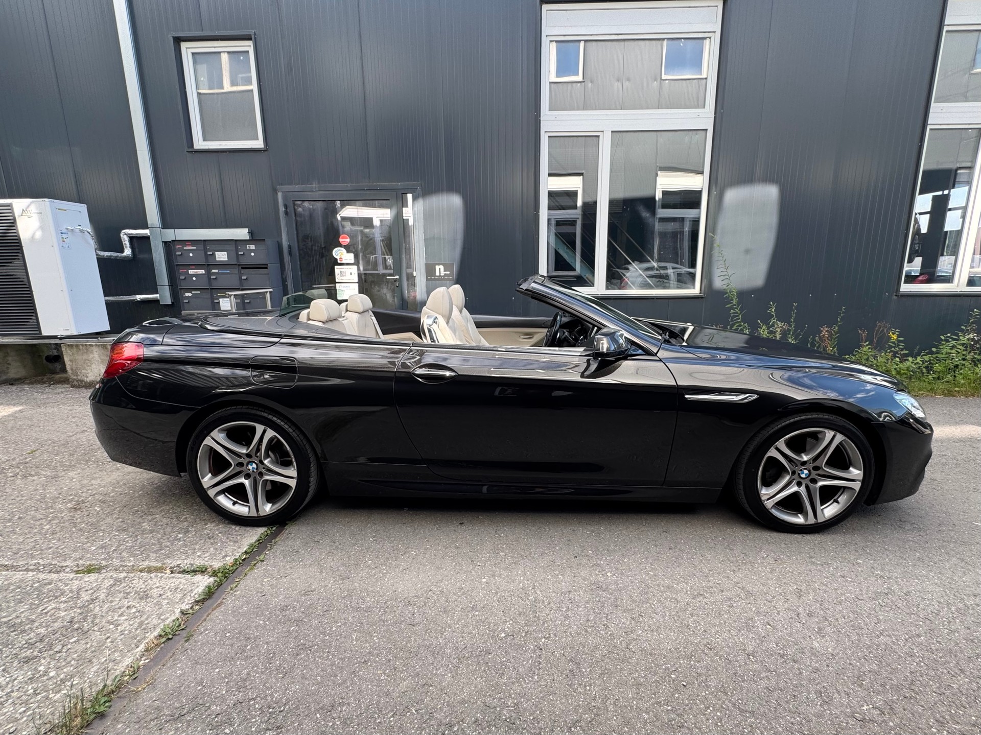 BMW 640i Cabrio-image-23
