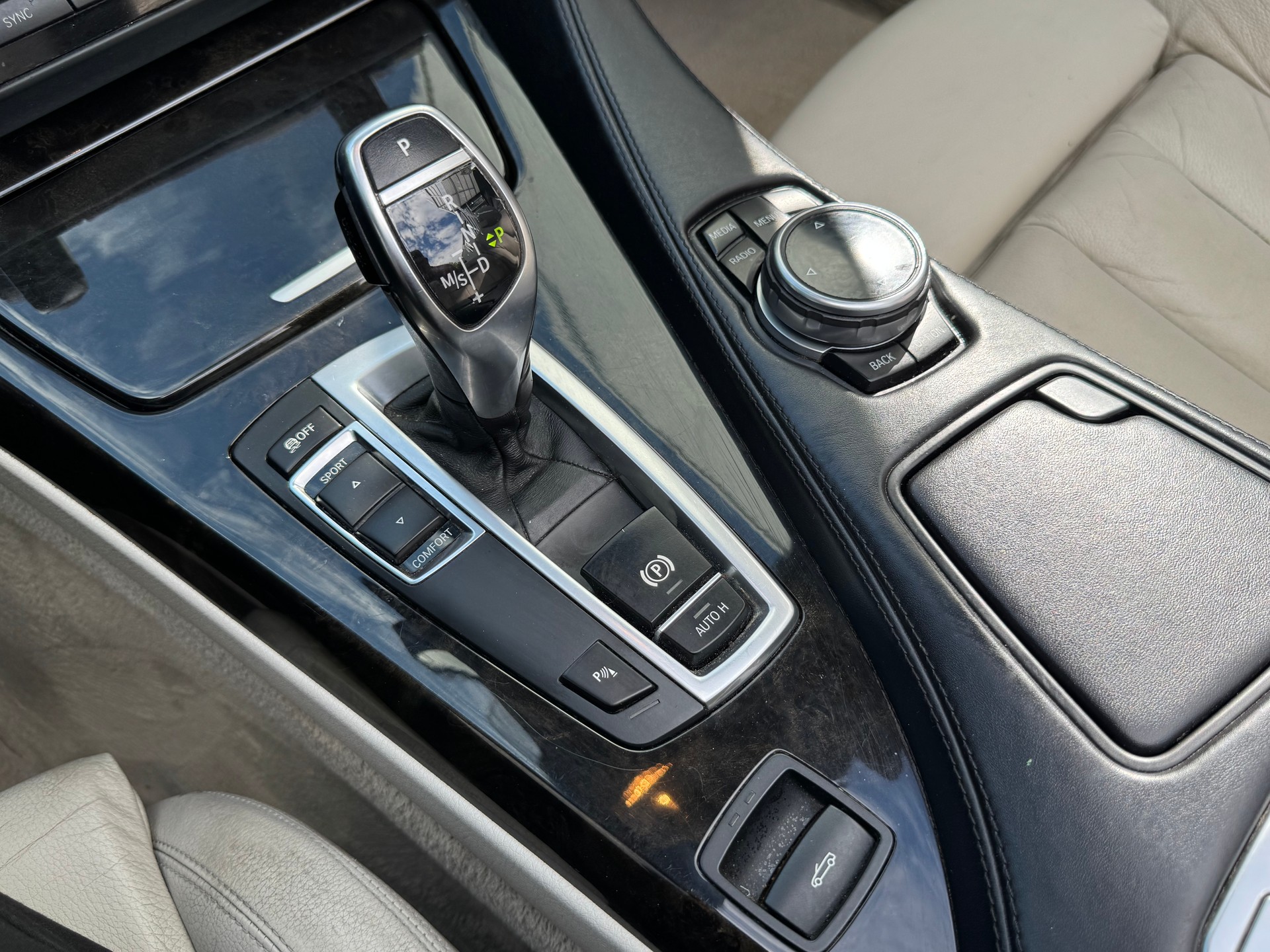 BMW 640i Cabrio-image-16