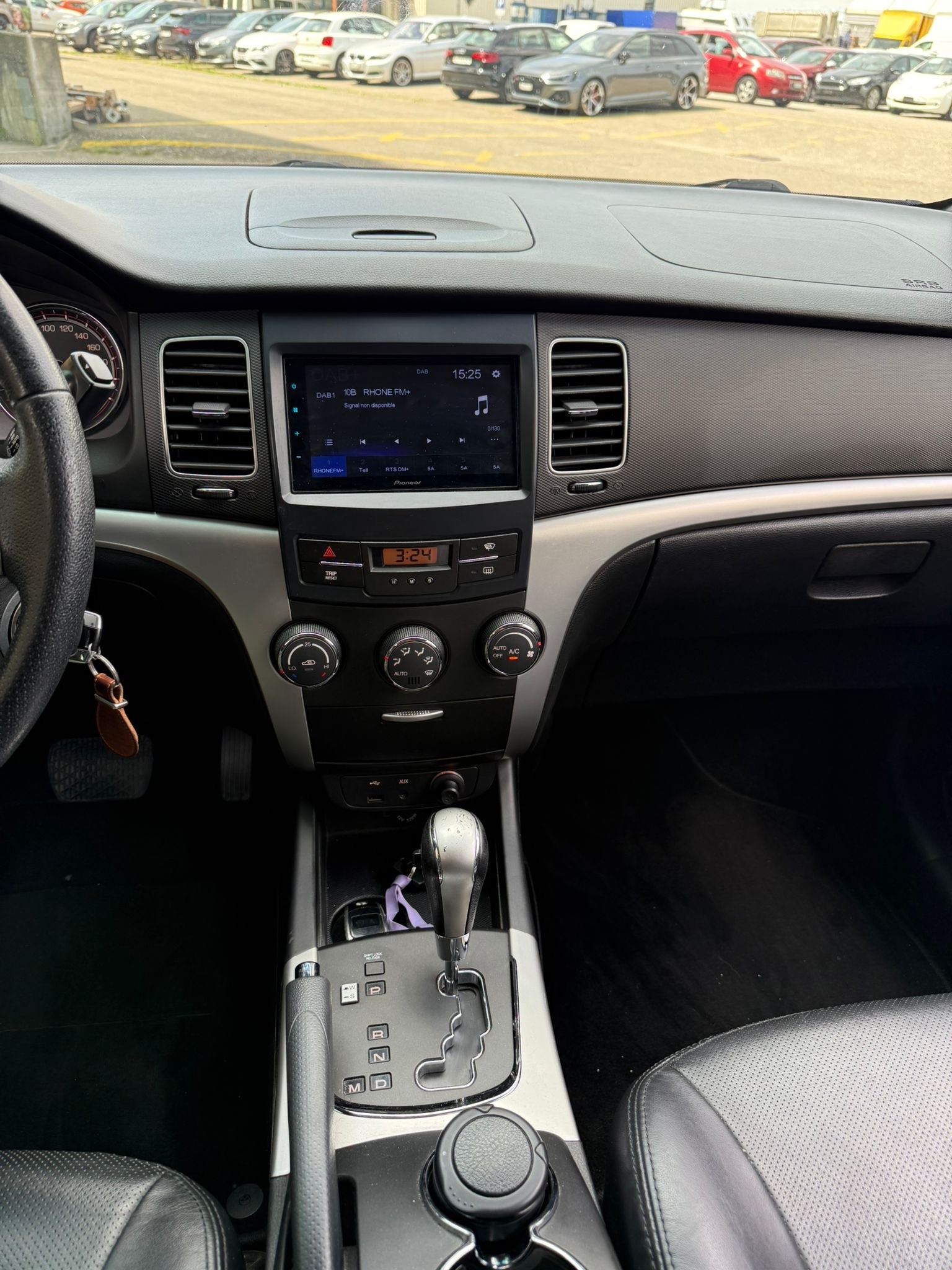 KGM-SsangYong Korando 2.0 e-XDI Quartz 4WD Automatic-image-12