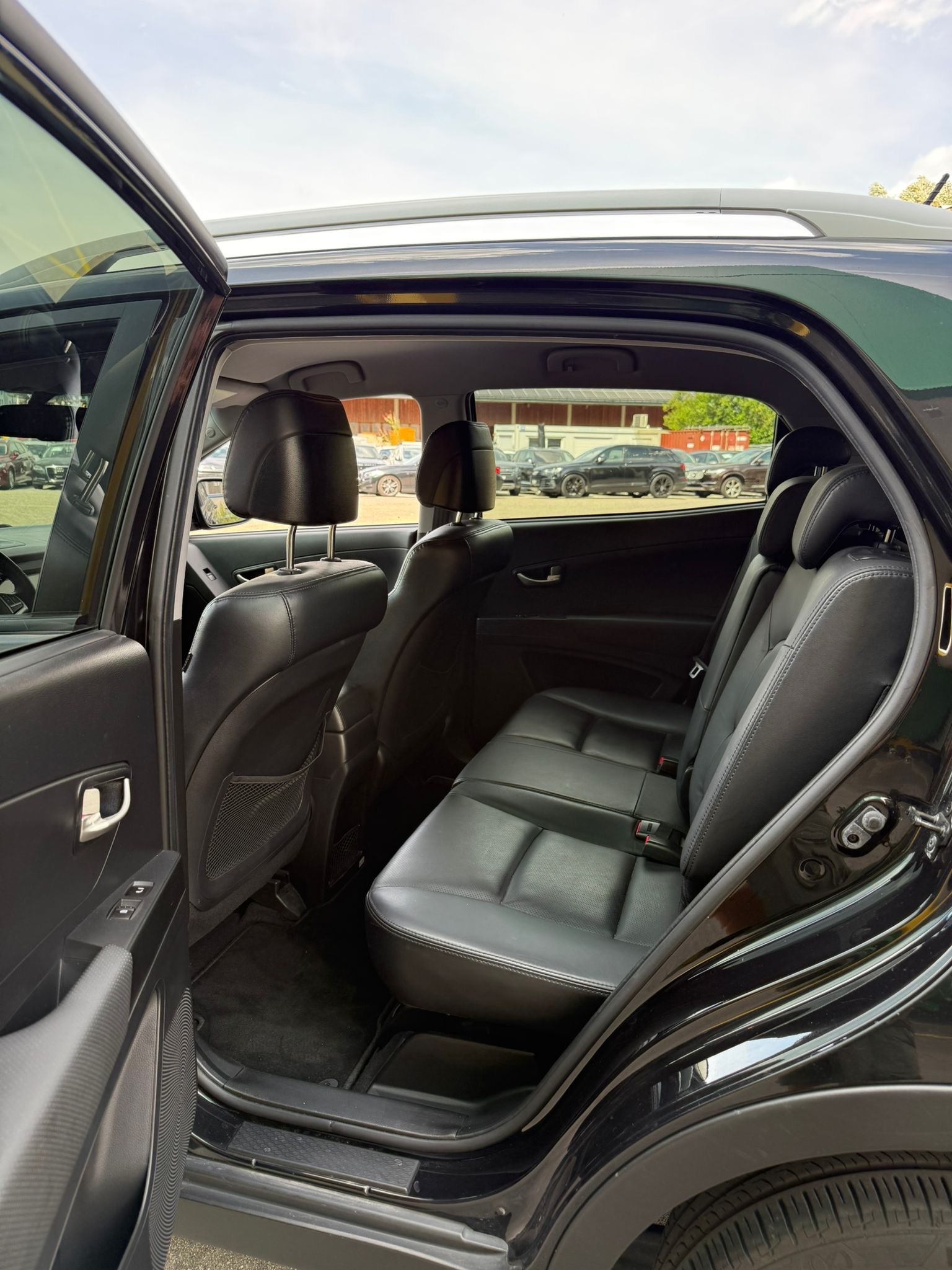 KGM-SsangYong Korando 2.0 e-XDI Quartz 4WD Automatic-image-11