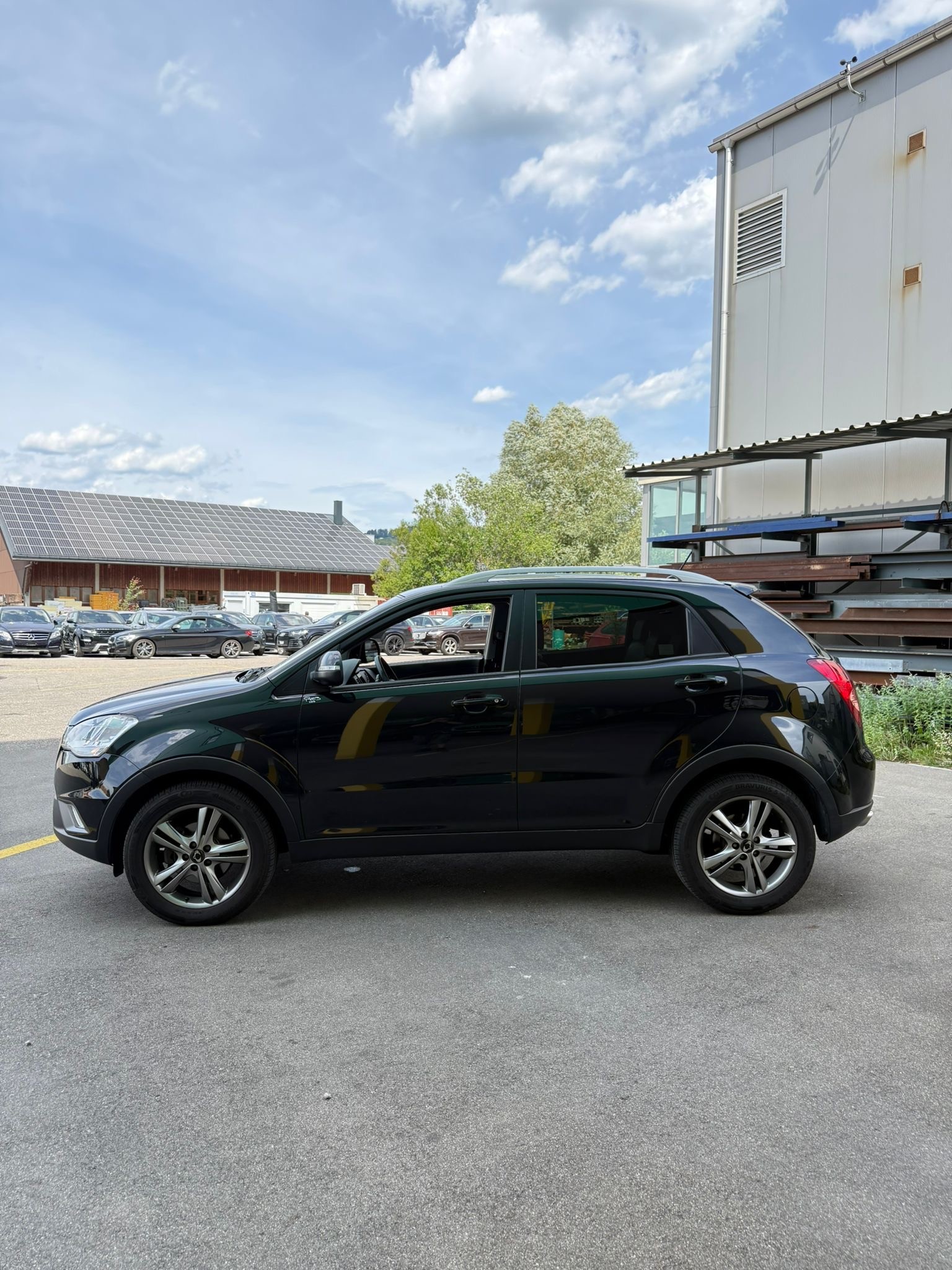 KGM-SsangYong Korando 2.0 e-XDI Quartz 4WD Automatic-image-3