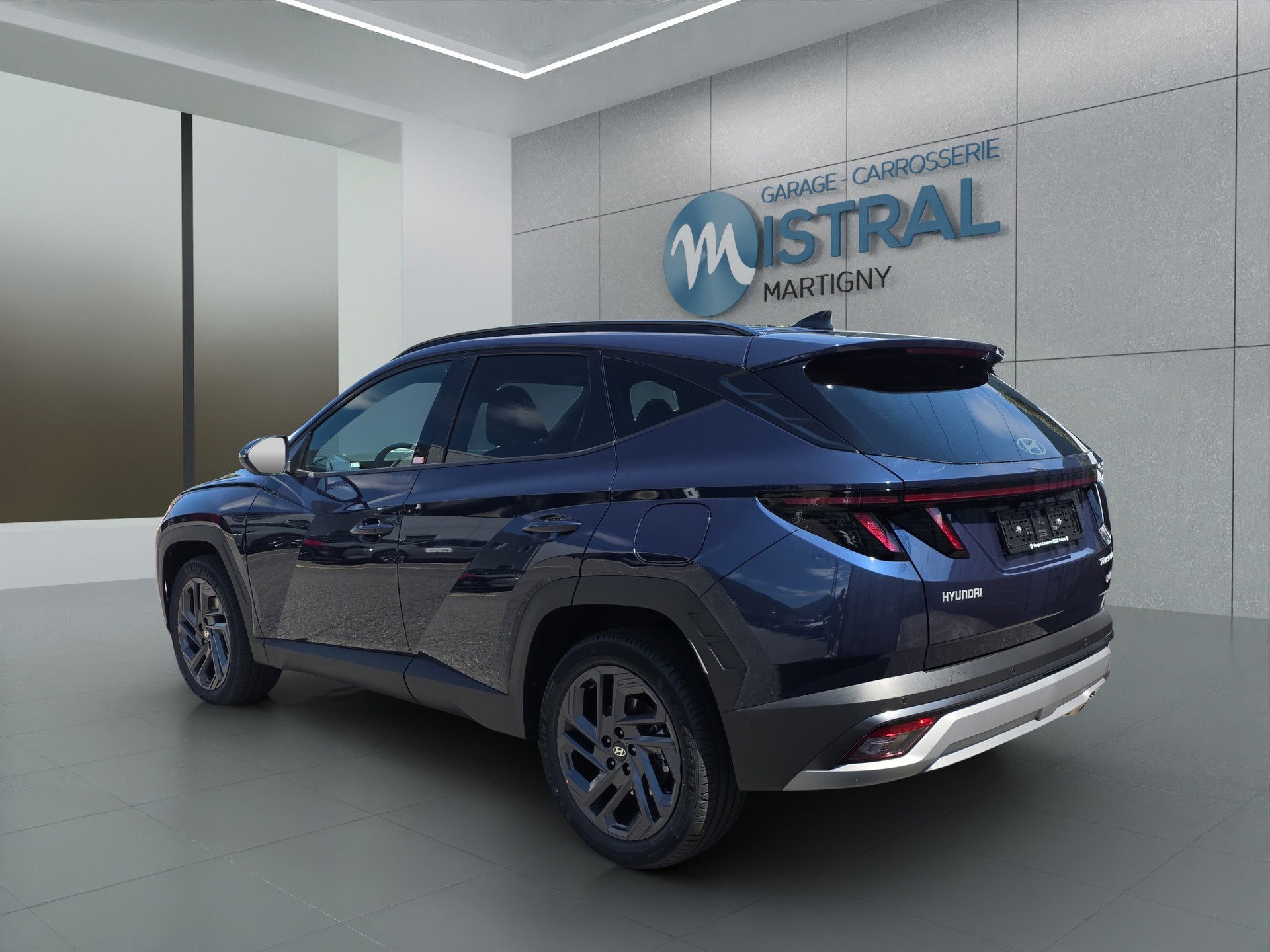 HYUNDAI Tucson 1.6 T-GDi HEV Origo Blackline 4WD-image-2