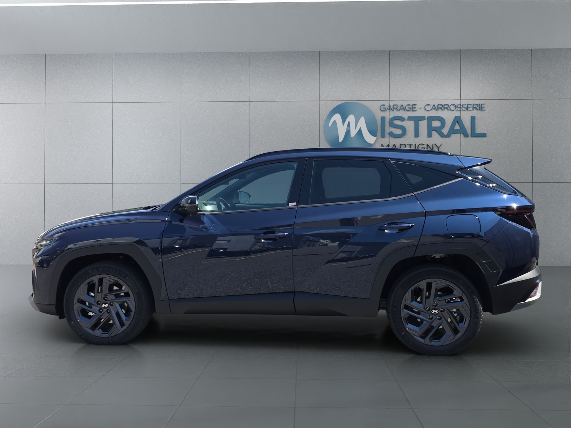HYUNDAI Tucson 1.6 T-GDi HEV Origo Blackline 4WD-image-1