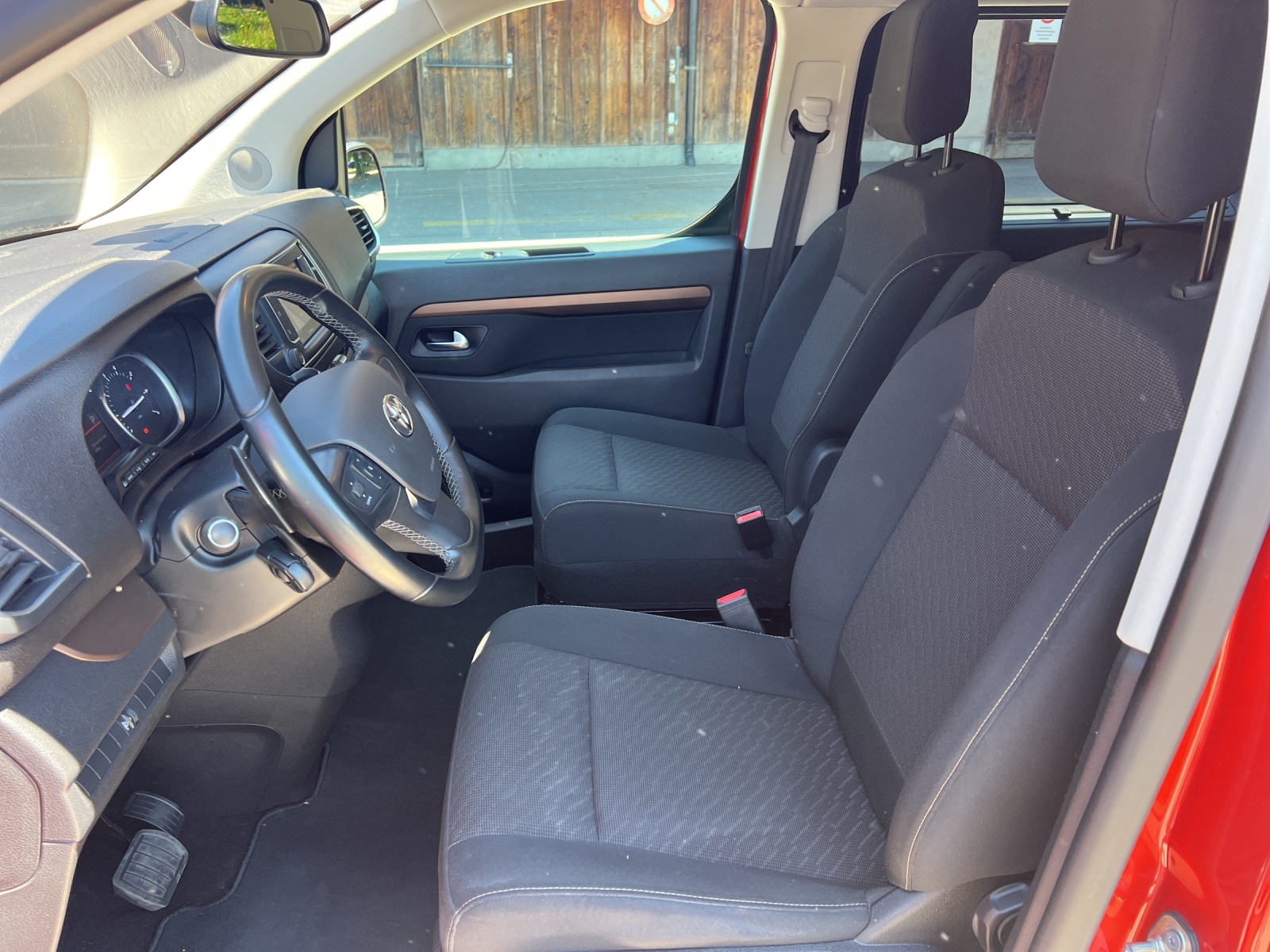 TOYOTA Proace Verso 2.0 D-4D Trend Medium Automatic-image-6