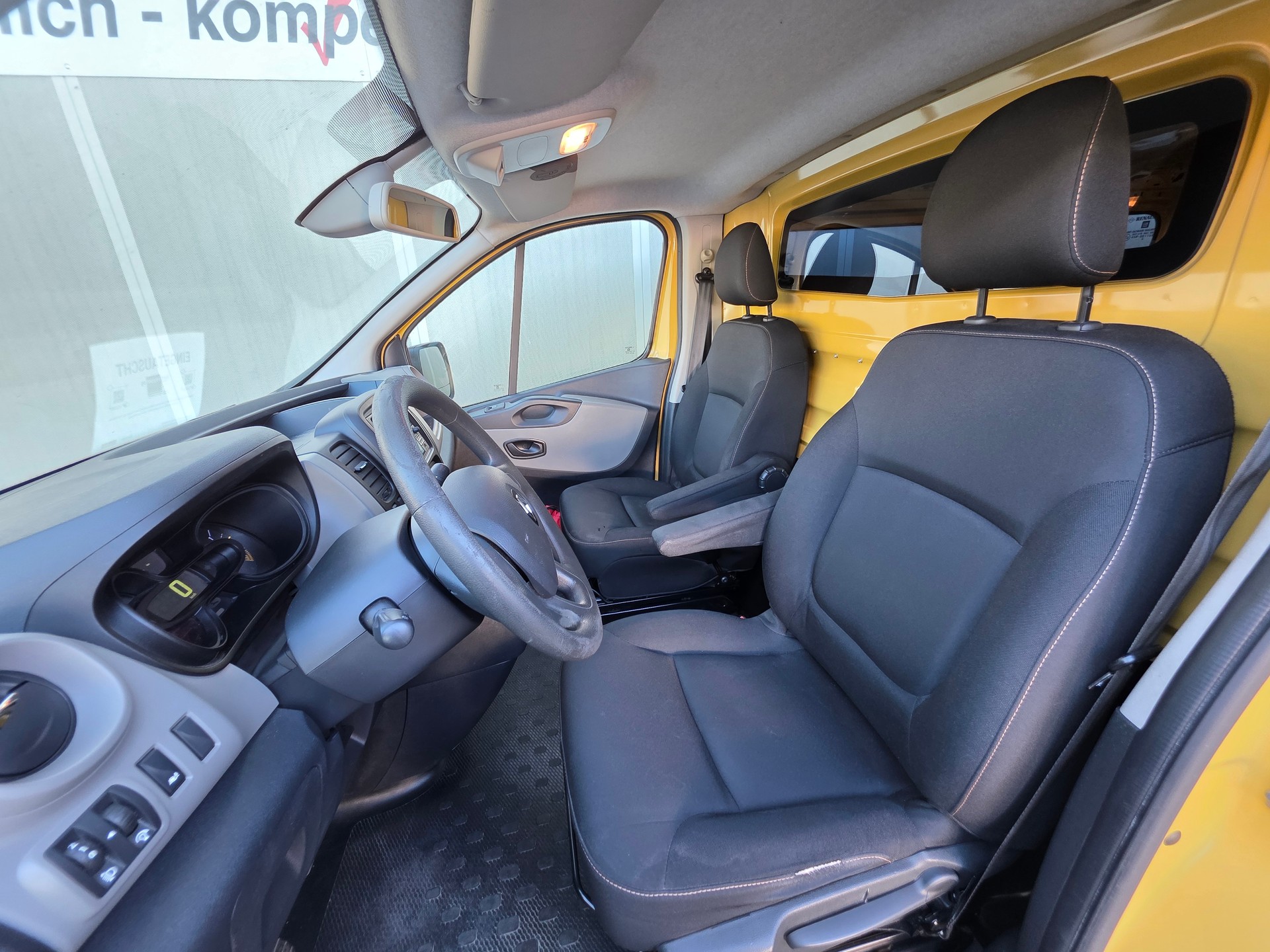 RENAULT Trafic 1.6 dCi 90 2.9t Business L1H1-image-8