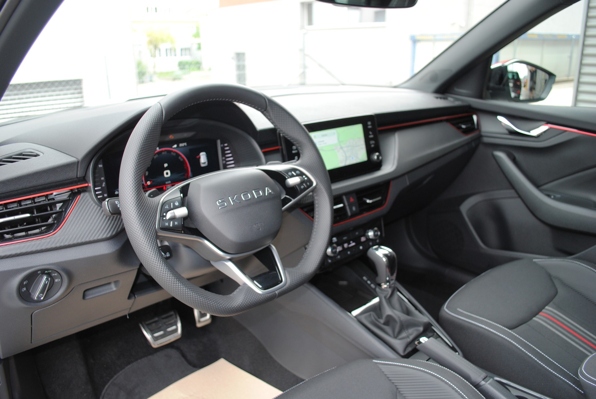 SKODA Kamiq 1.5 TSI Monte Carlo DSG-image-9