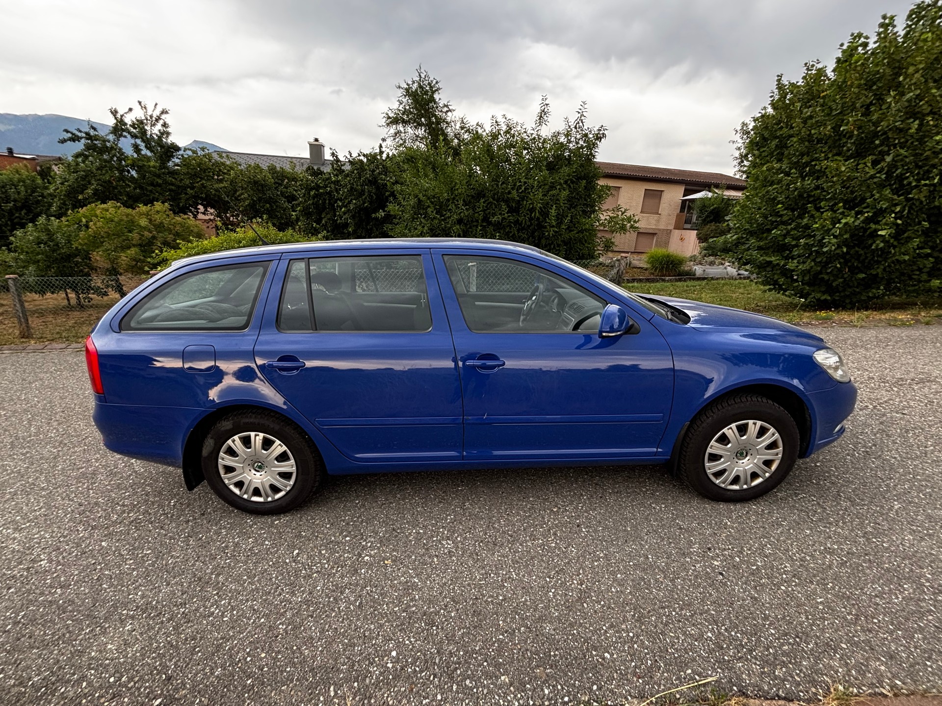 SKODA Octavia Combi 1.9 TDI Swiss Adventure 4x4-image-2