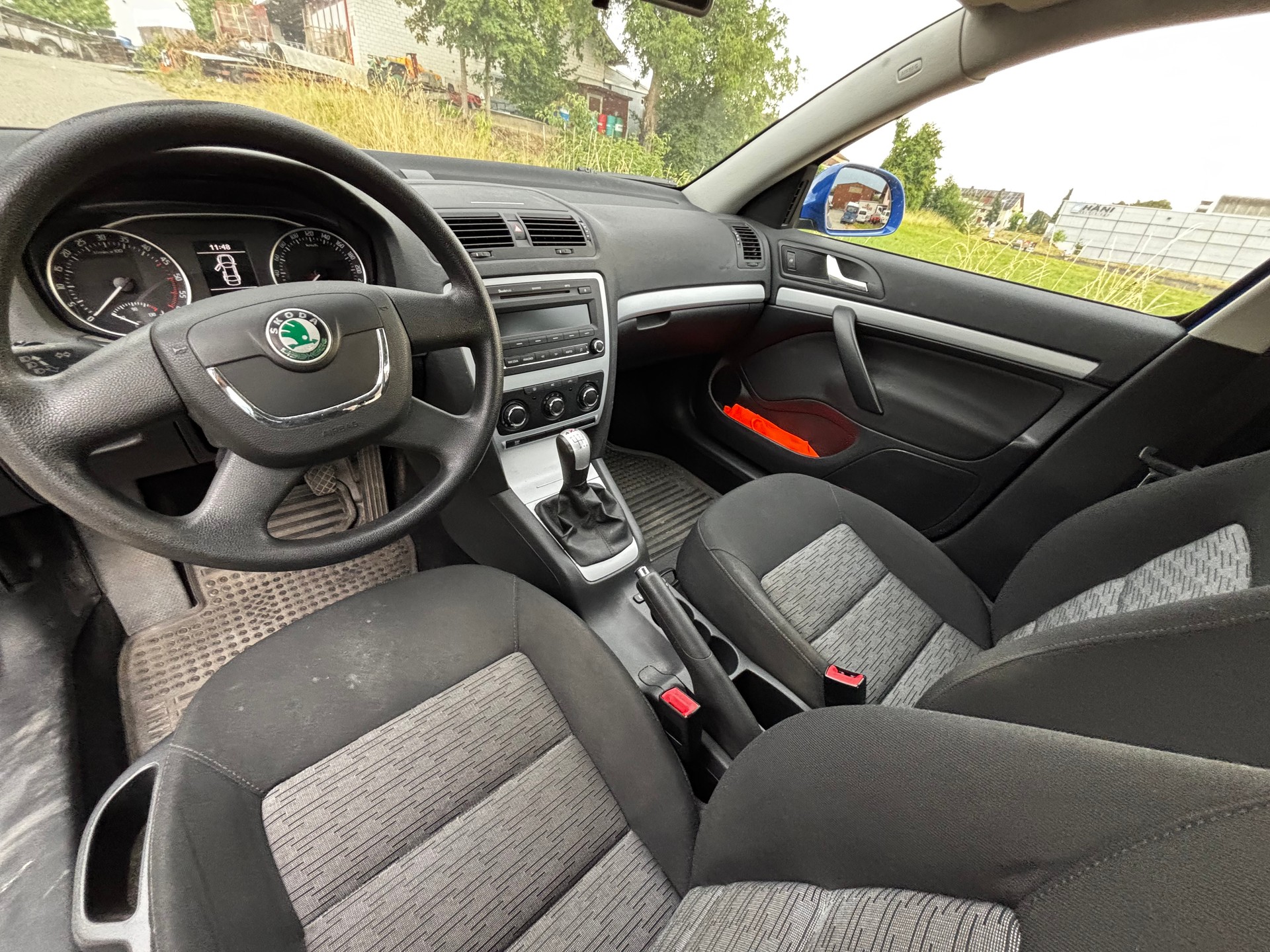 SKODA Octavia Combi 1.9 TDI Swiss Adventure 4x4-image-9